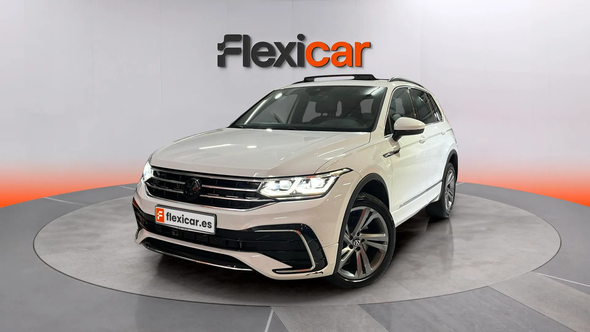 Volkswagen Tiguan R-Line 2.0 TDI DSG - foto 3