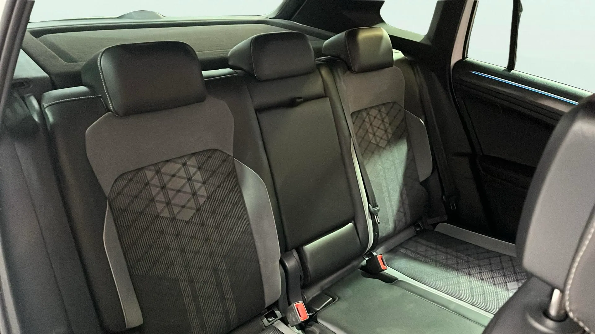 Volkswagen Tiguan R-Line 2.0 TDI DSG - foto 21