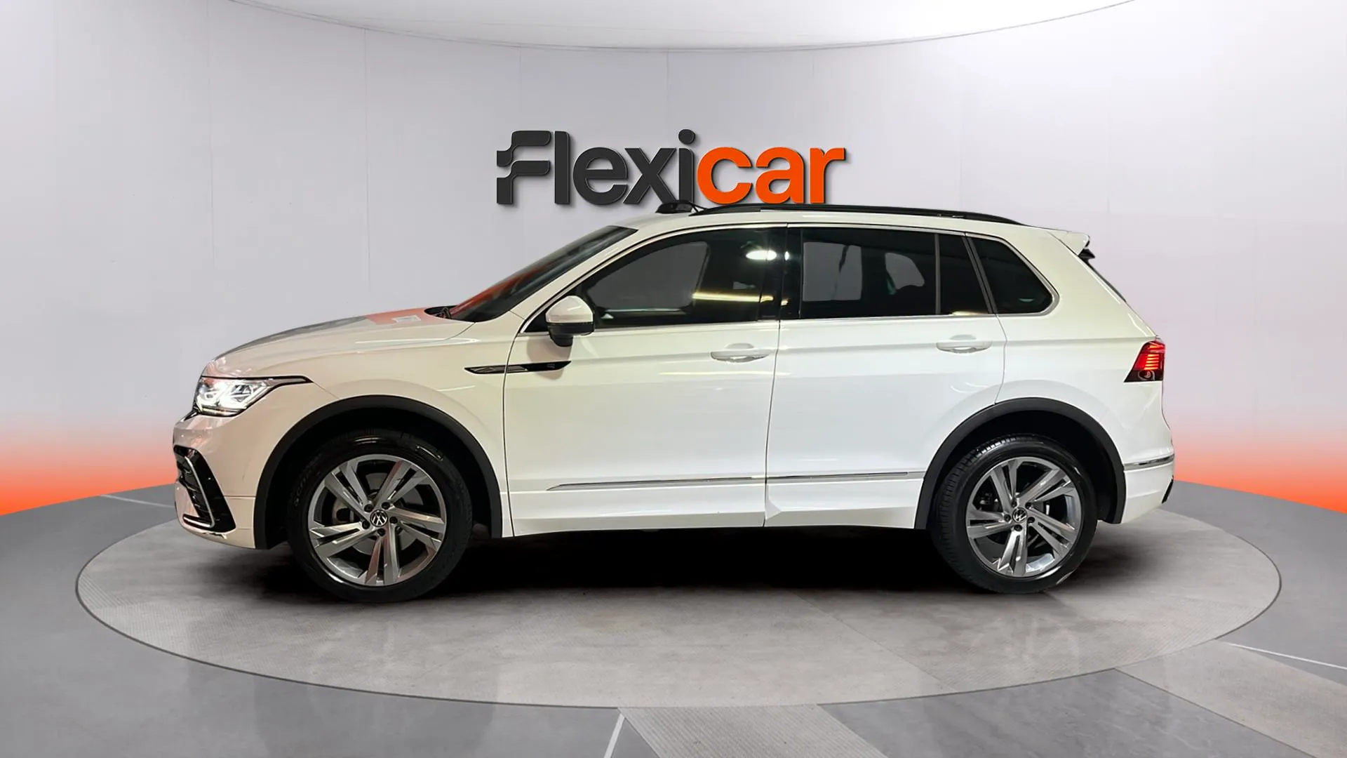 Volkswagen Tiguan R-Line 2.0 TDI DSG - foto 4