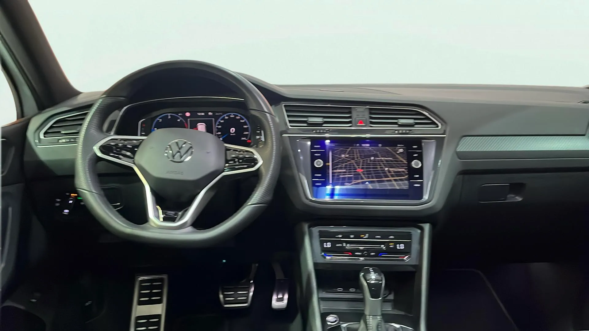 Volkswagen Tiguan R-Line 2.0 TDI DSG - foto 10