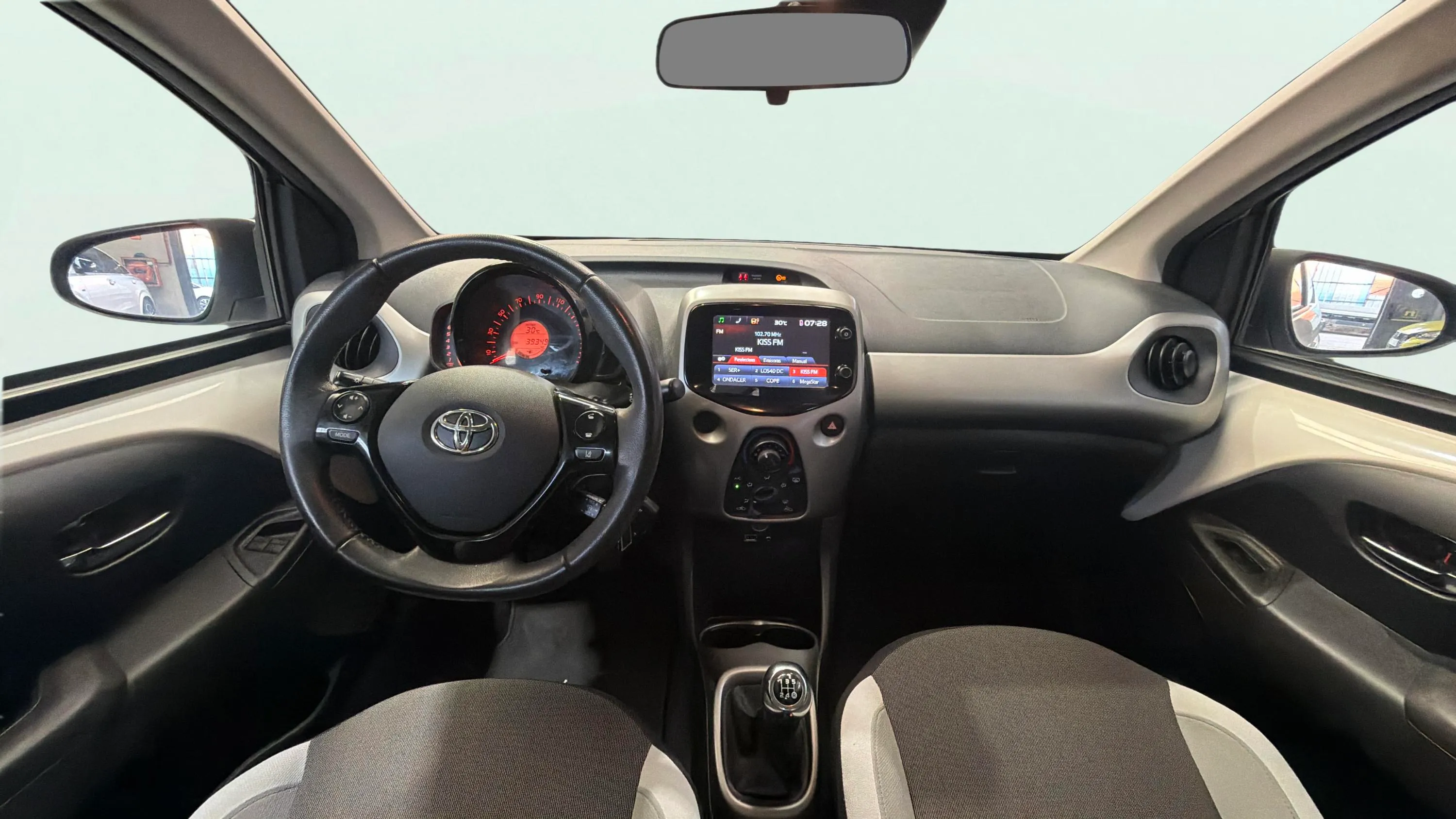 Toyota Aygo 1.0 70 x-cite - foto 9