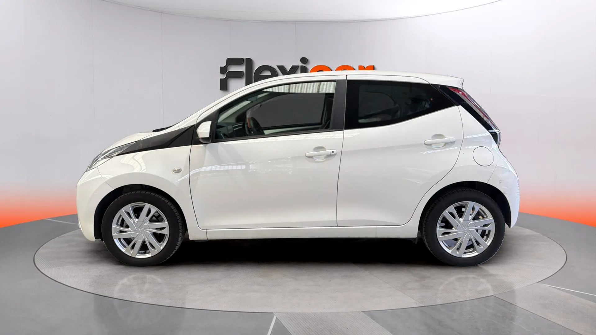 Toyota Aygo 1.0 70 x-cite - foto 4