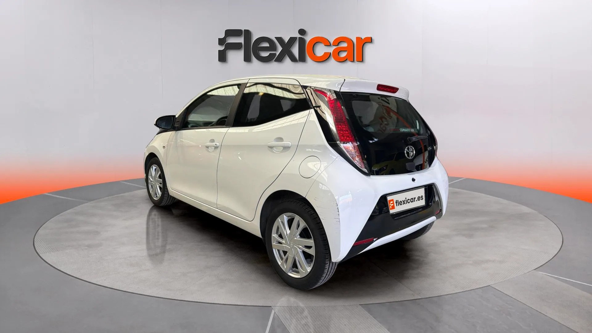 Toyota Aygo 1.0 70 x-cite - foto 6
