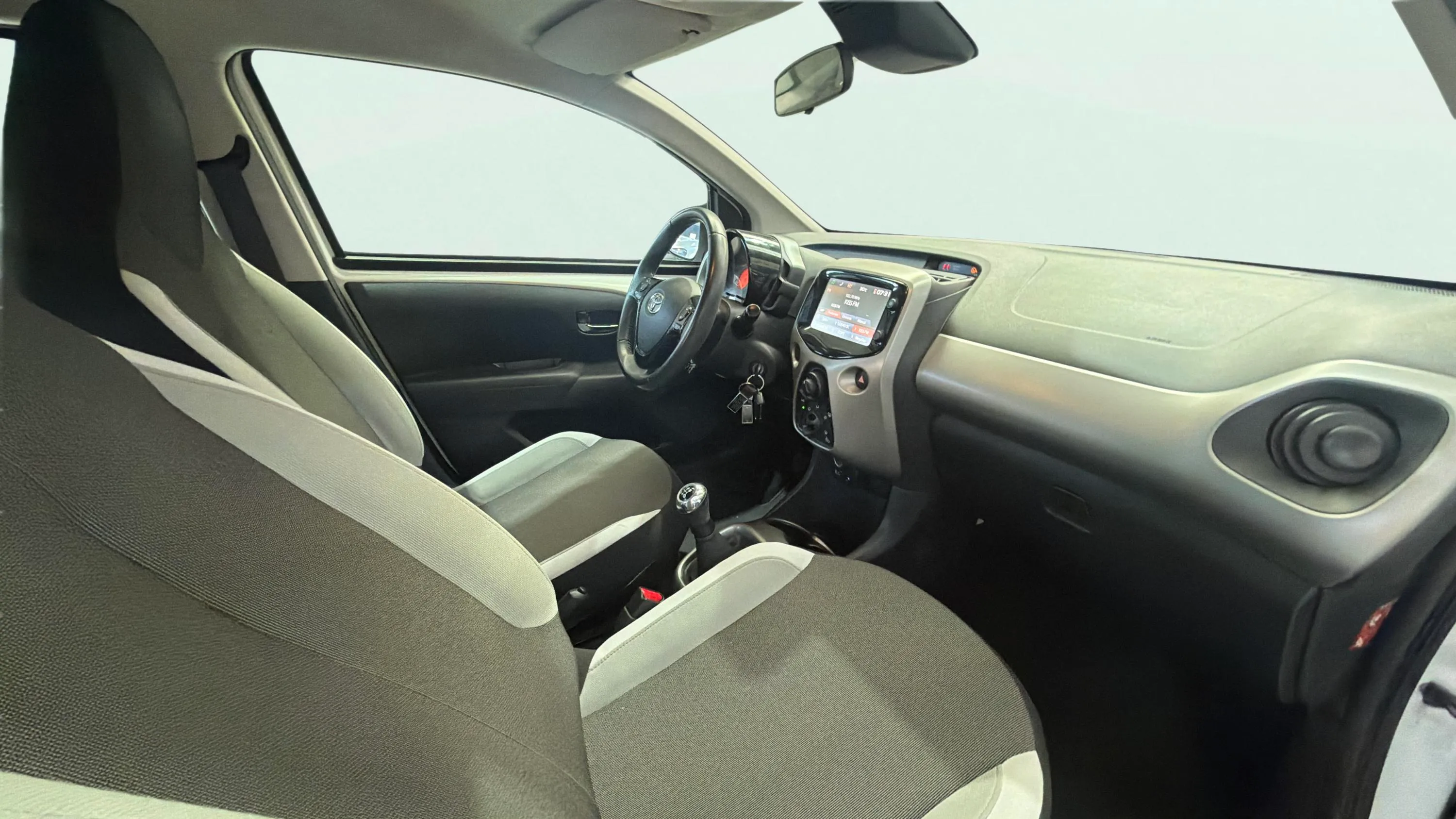 Toyota Aygo 1.0 70 x-cite - foto 14