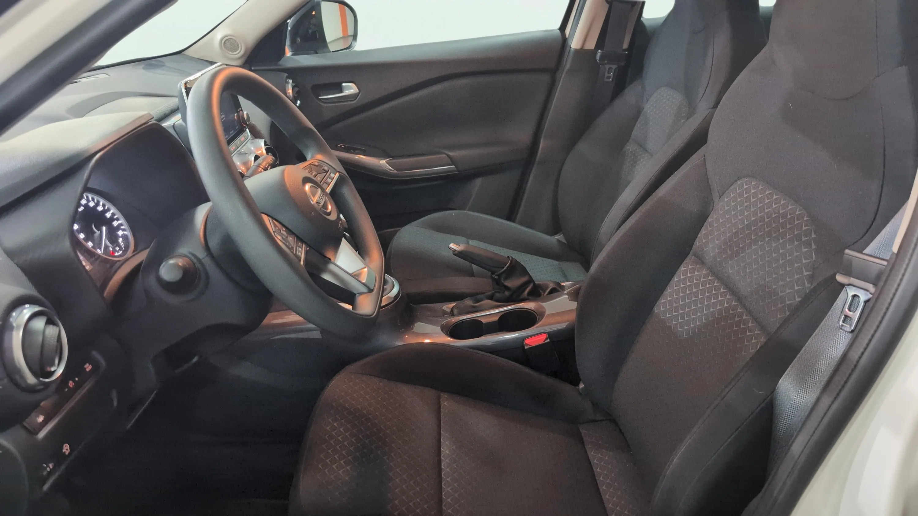Nissan Juke DIG-T 6M N-Design Silver - foto 13