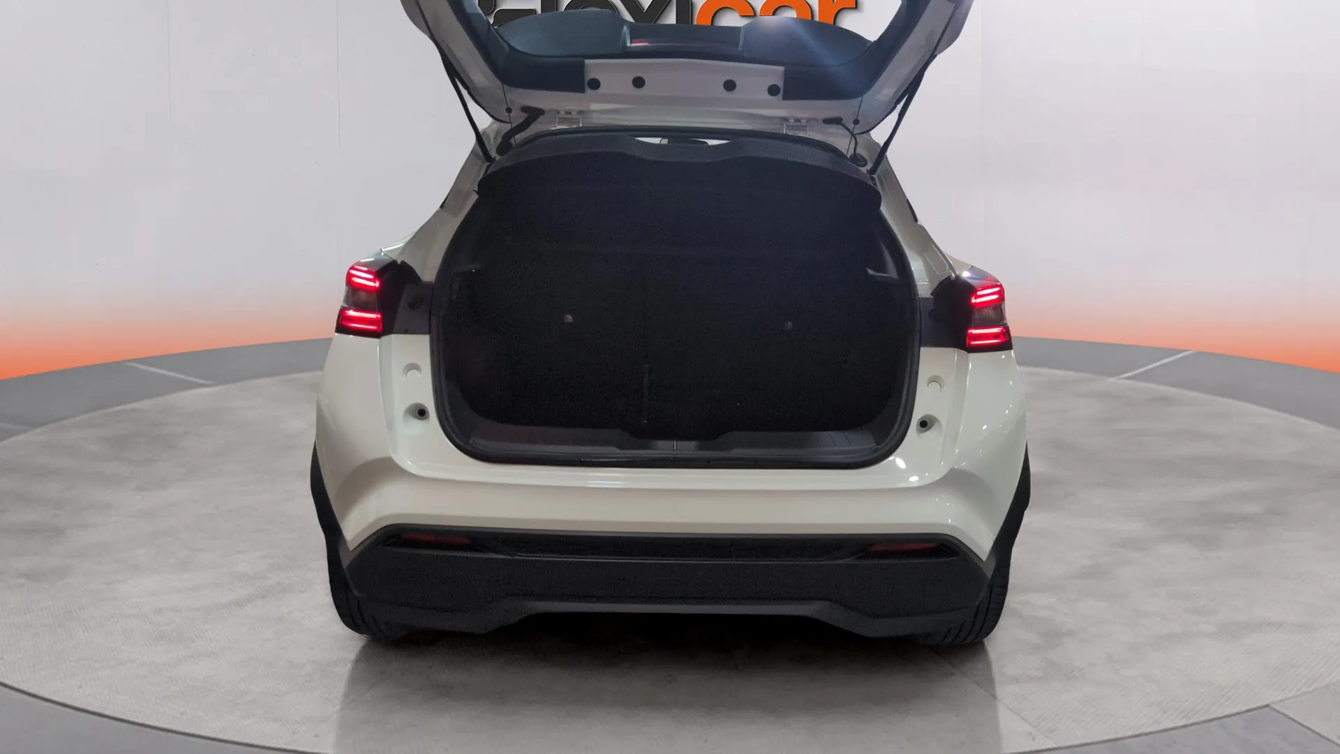 Nissan Juke DIG-T 6M N-Design Silver - foto 16