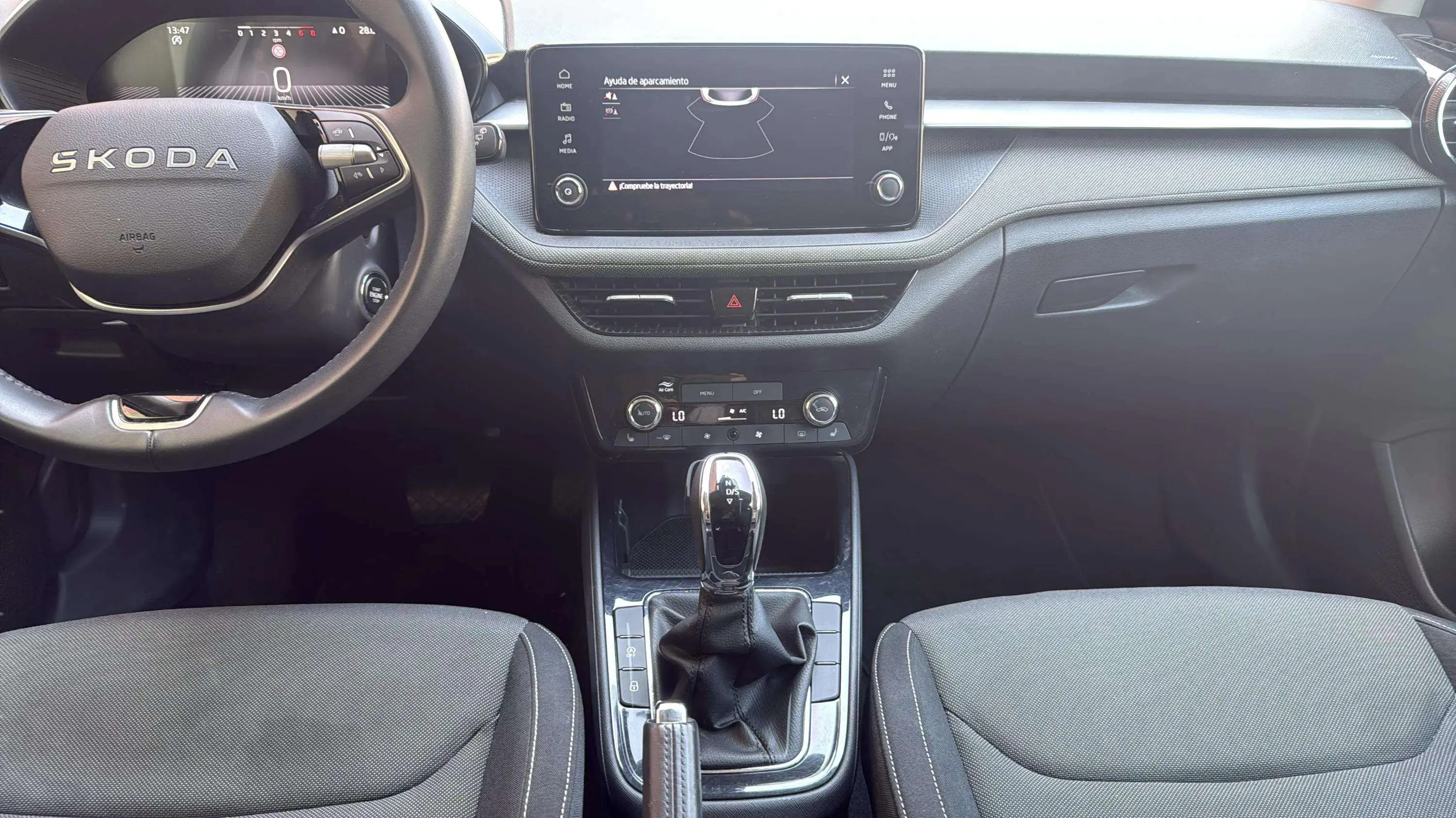 Škoda Fabia 1.0 TSI DSG Selection - foto 15