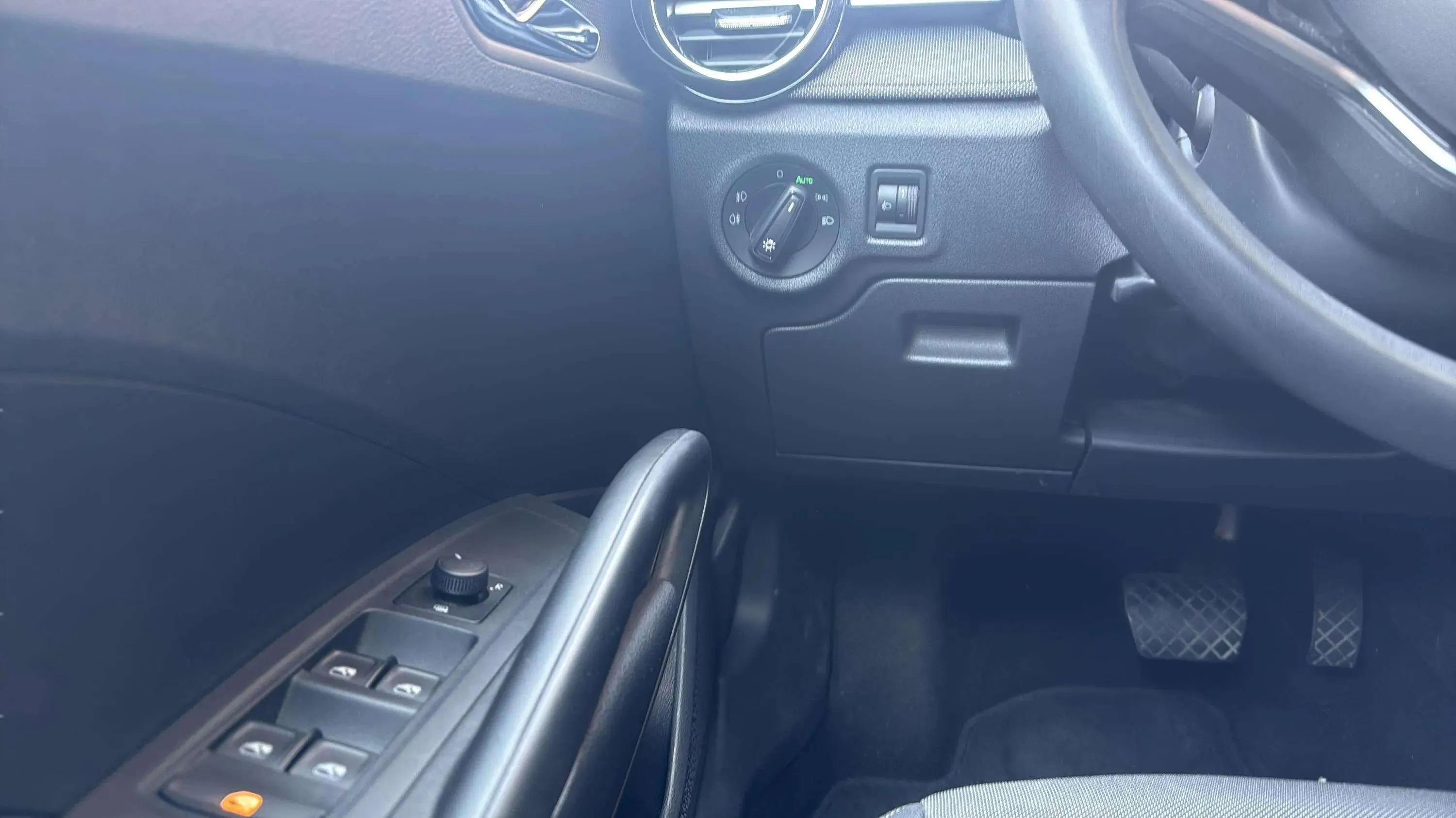 Škoda Fabia 1.0 TSI DSG Selection - foto 17