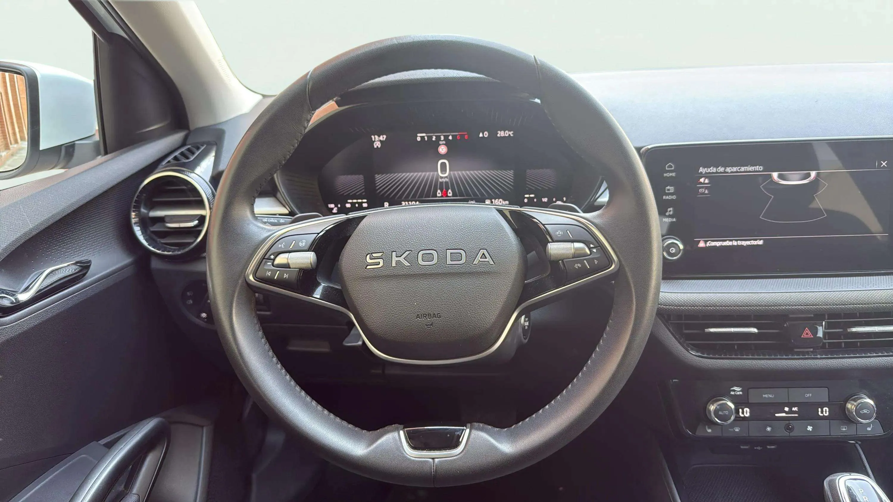 Škoda Fabia 1.0 TSI DSG Selection - foto 16
