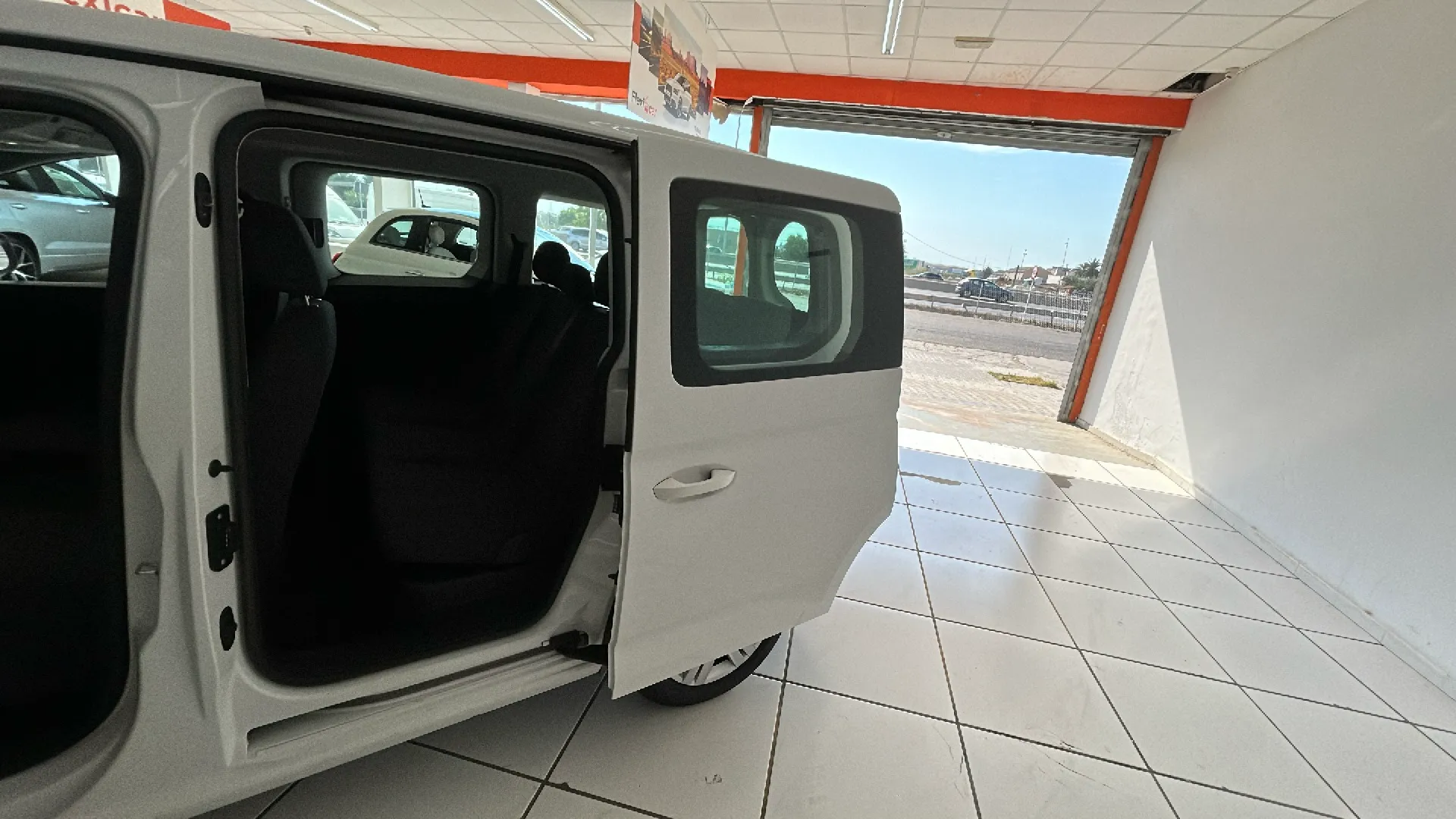 Volkswagen Caddy California 2.0 TDI - foto 19