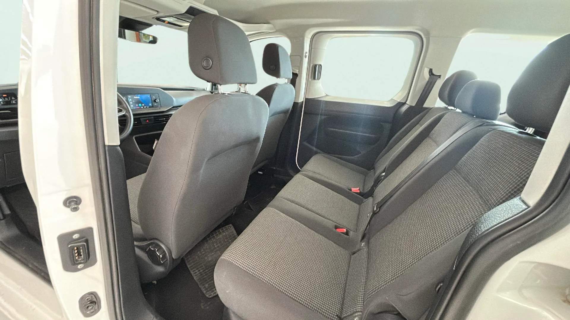Volkswagen Caddy California 2.0 TDI - foto 13