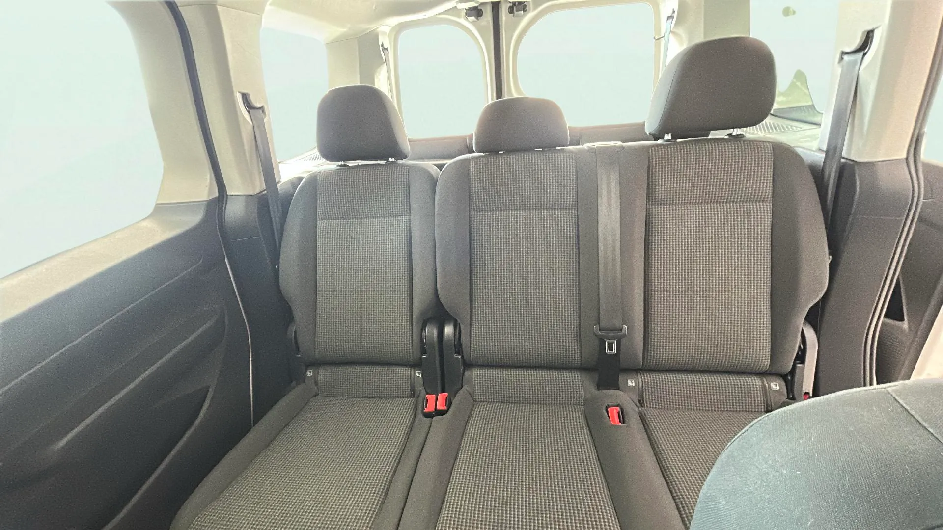 Volkswagen Caddy California 2.0 TDI - foto 14