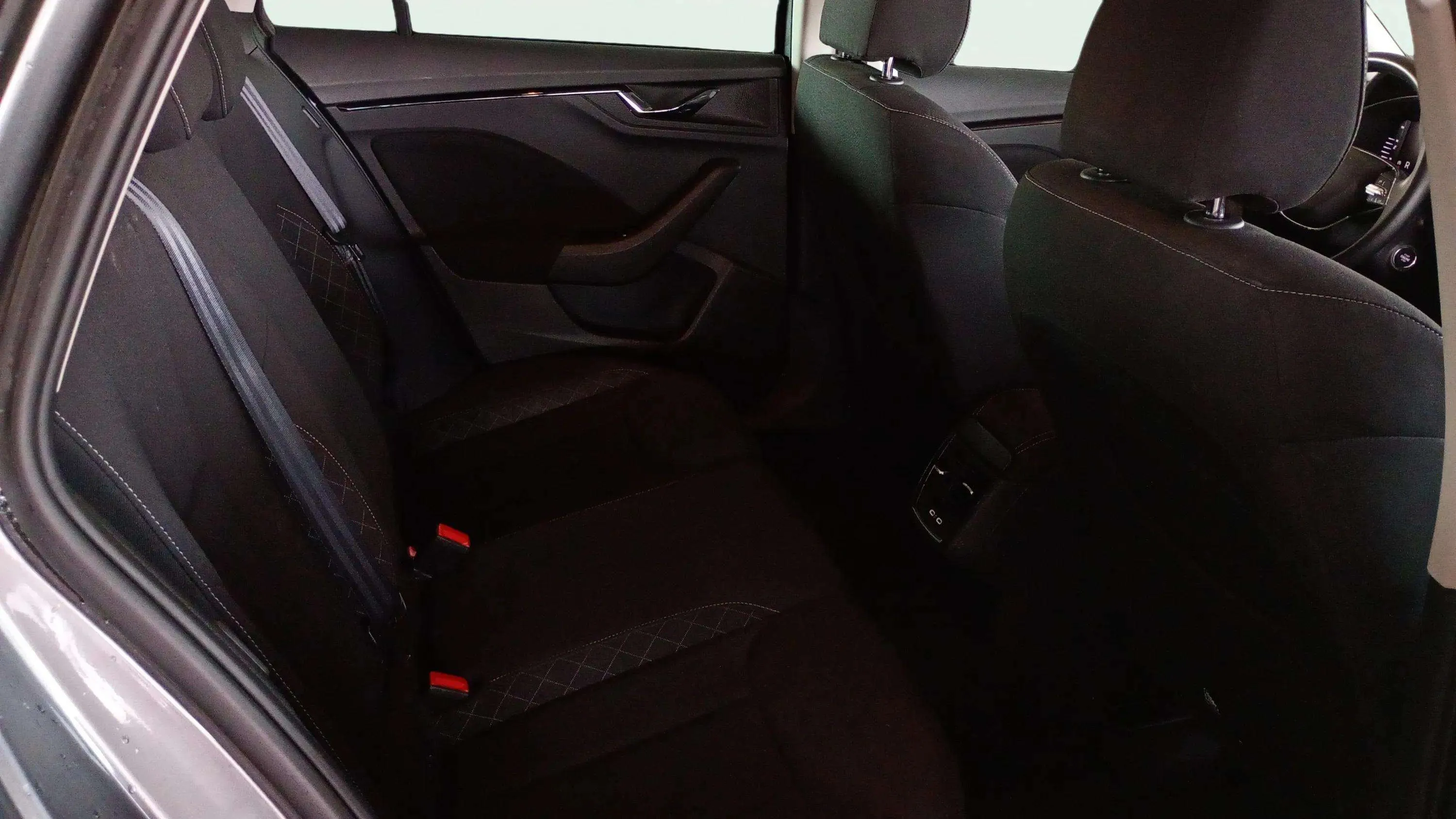 Škoda Scala 1.0 TSI DSG Selection - foto 15