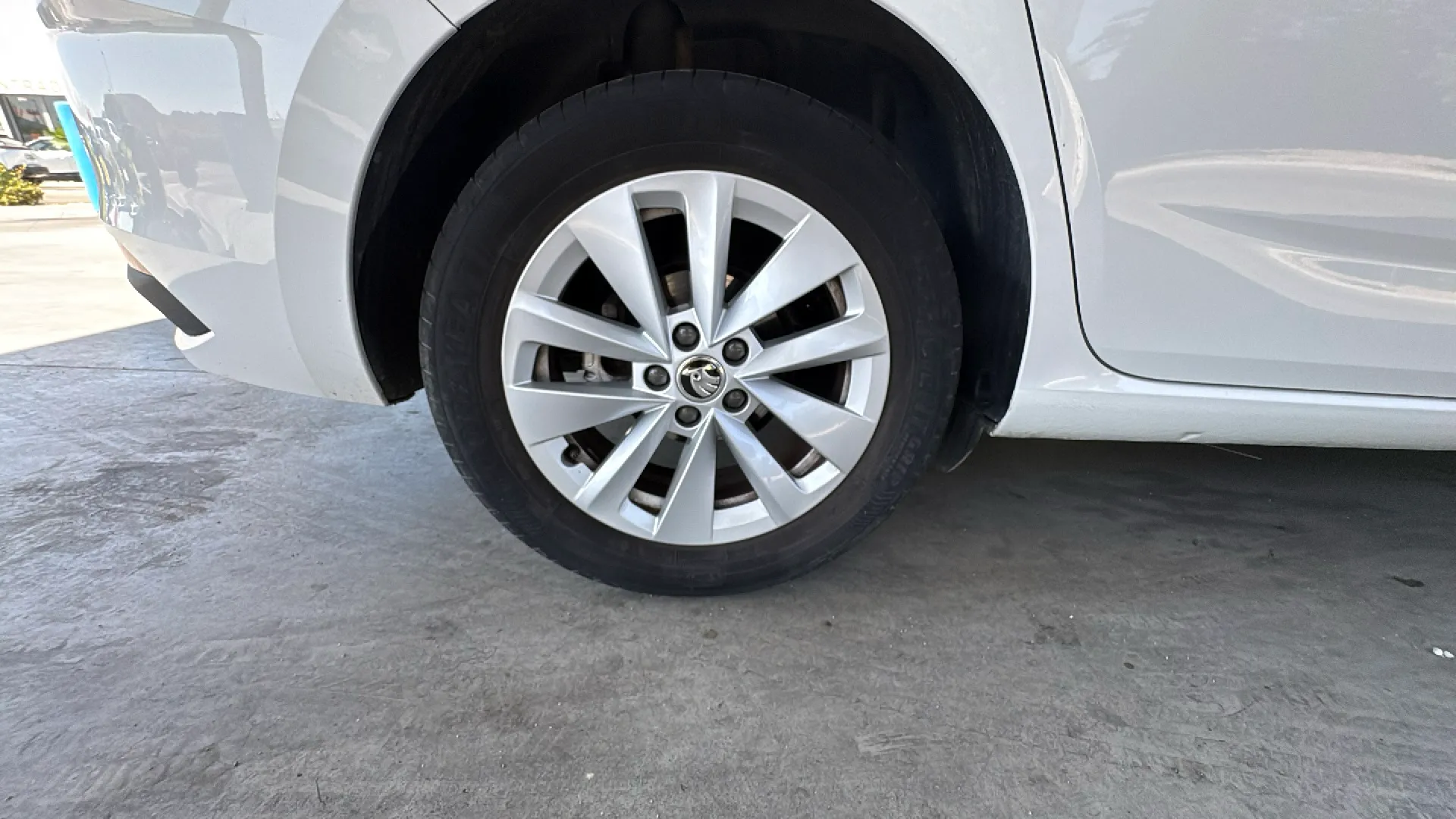 Škoda Scala 1.0 TSI Essence - foto 29
