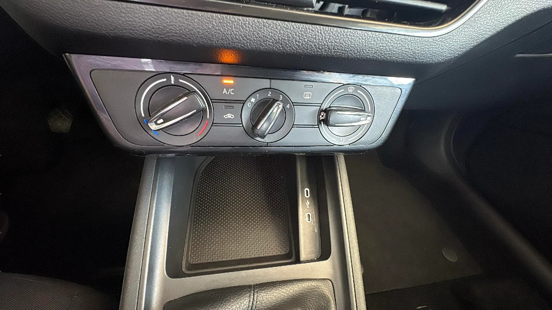 Škoda Scala 1.0 TSI Essence - foto 21