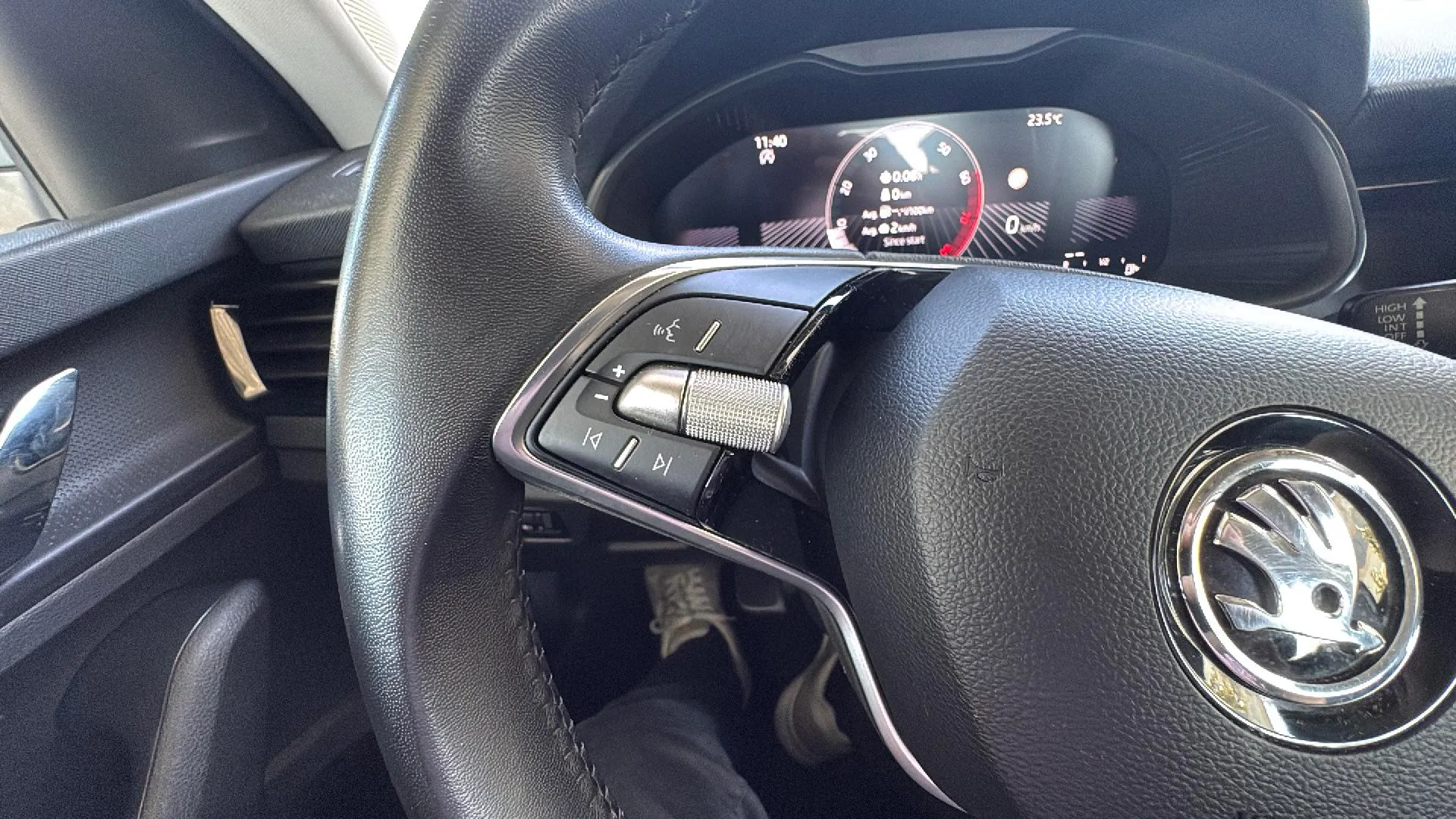 Škoda Scala 1.0 TSI Essence - foto 13