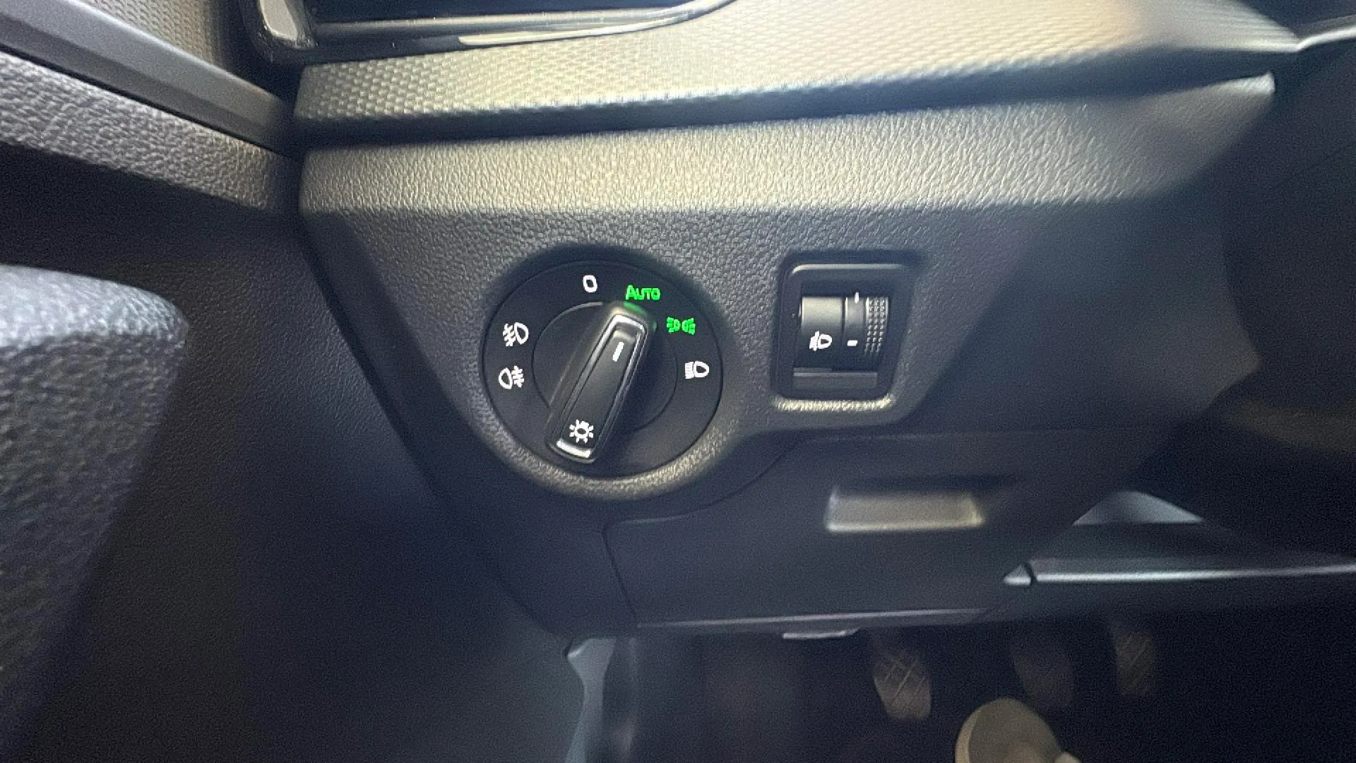 Škoda Scala 1.0 TSI Essence - foto 16