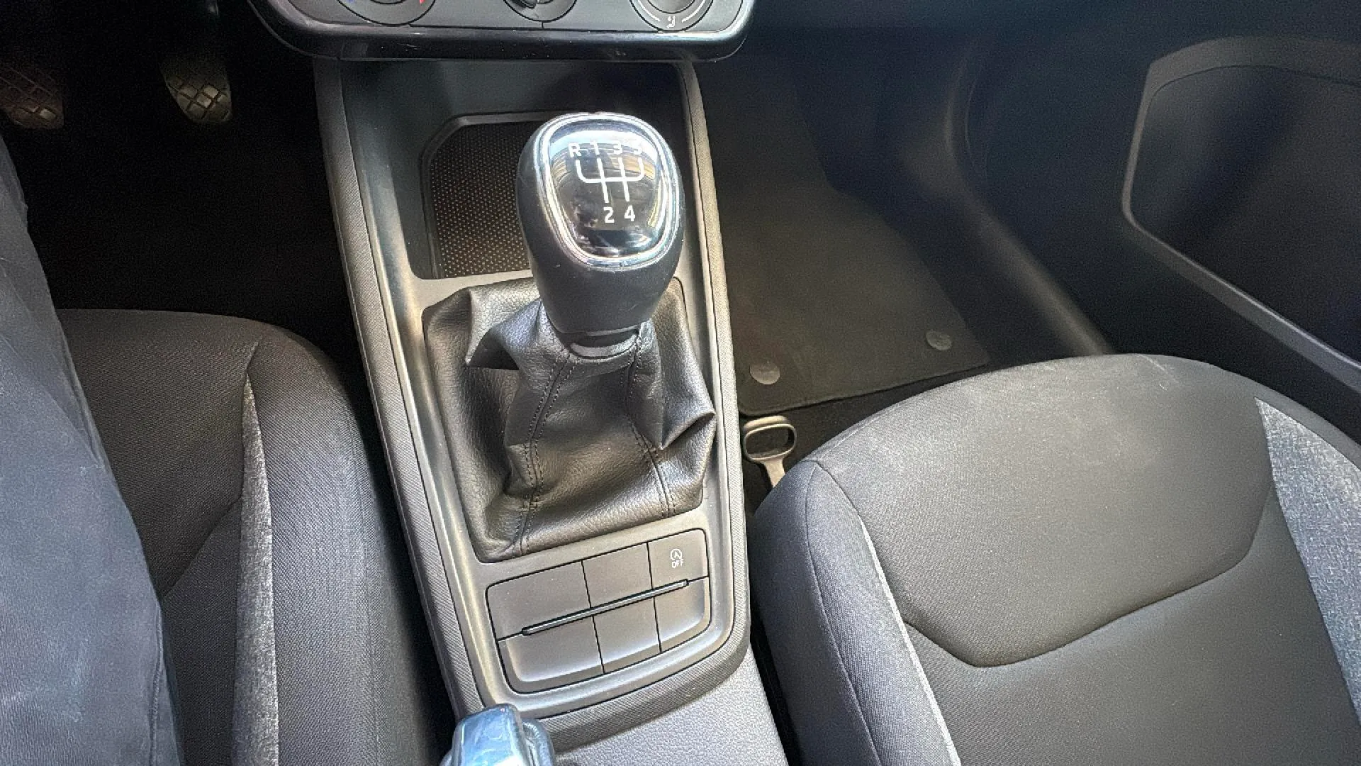 Škoda Scala 1.0 TSI Essence - foto 22
