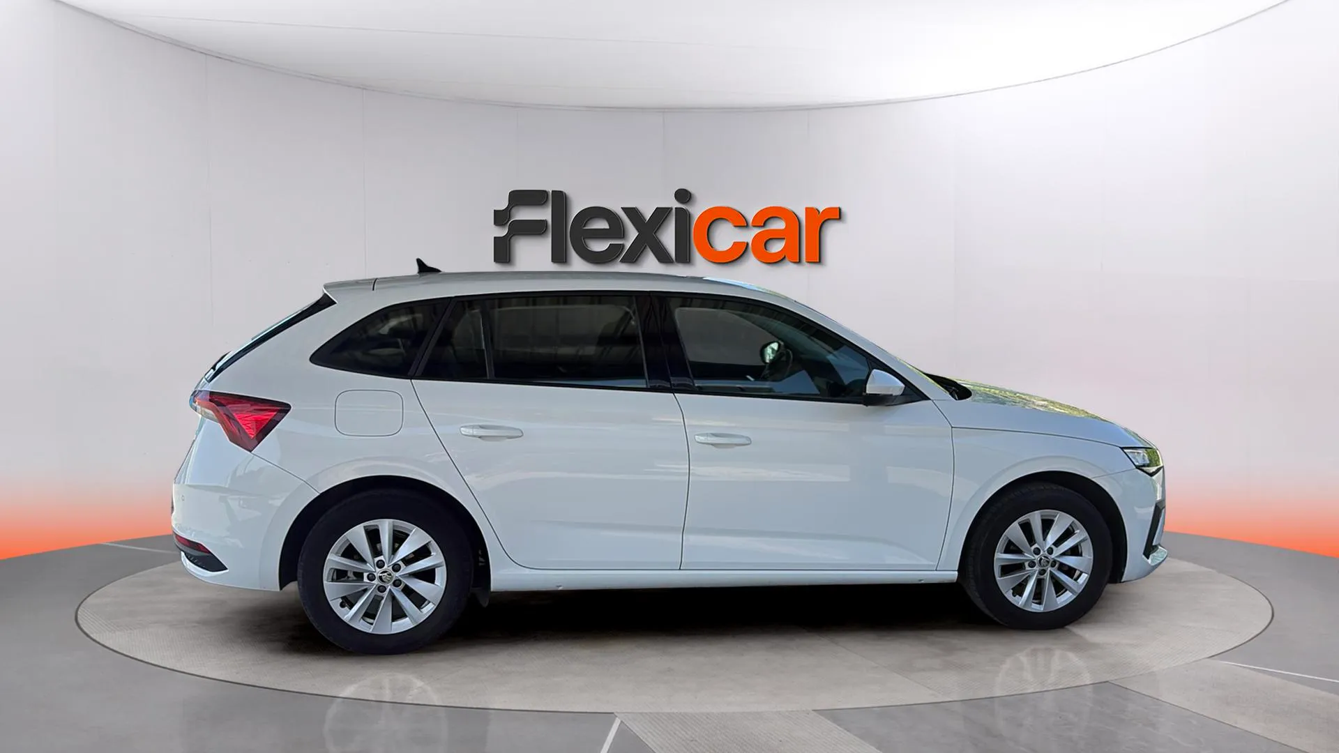 Škoda Scala 1.0 TSI Essence - foto 8