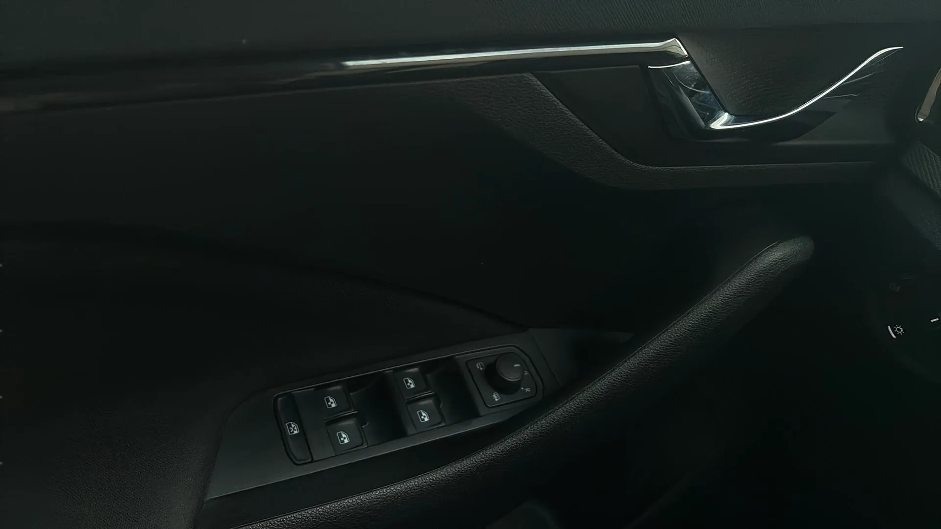 Škoda Scala 1.0 TSI Essence - foto 29