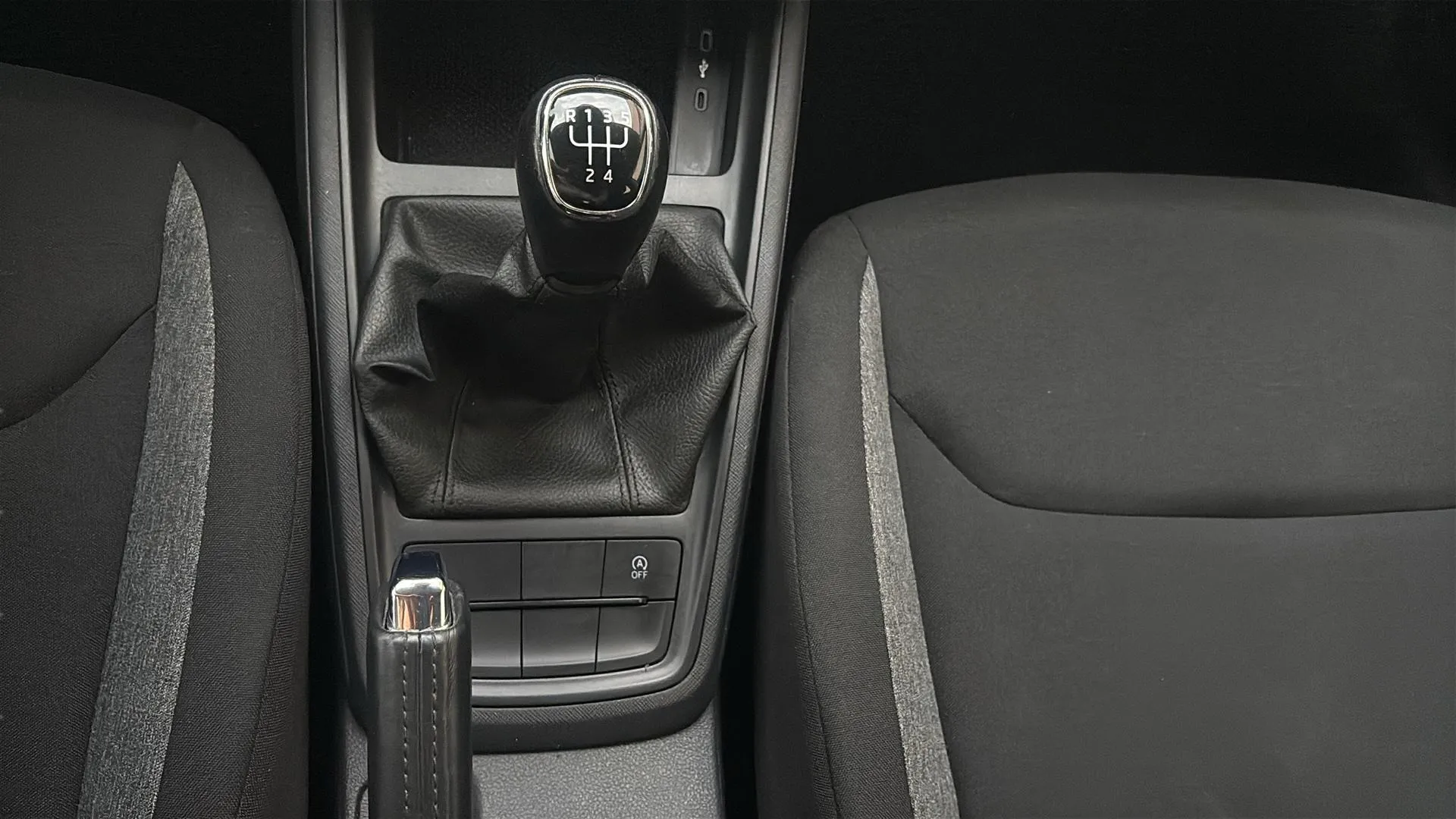 Škoda Scala 1.0 TSI Essence - foto 21