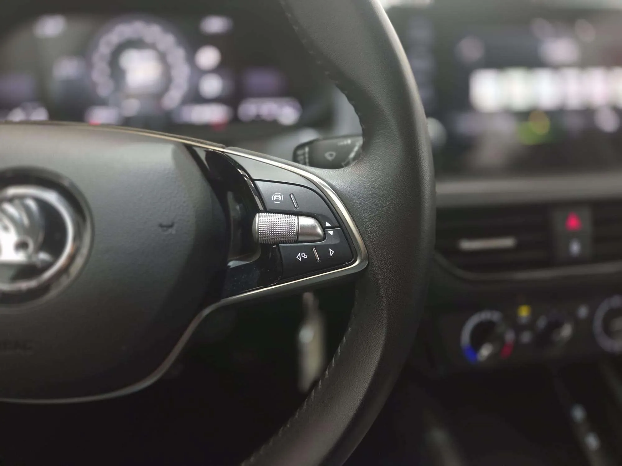 Škoda Scala 1.0 TSI Essence - foto 18