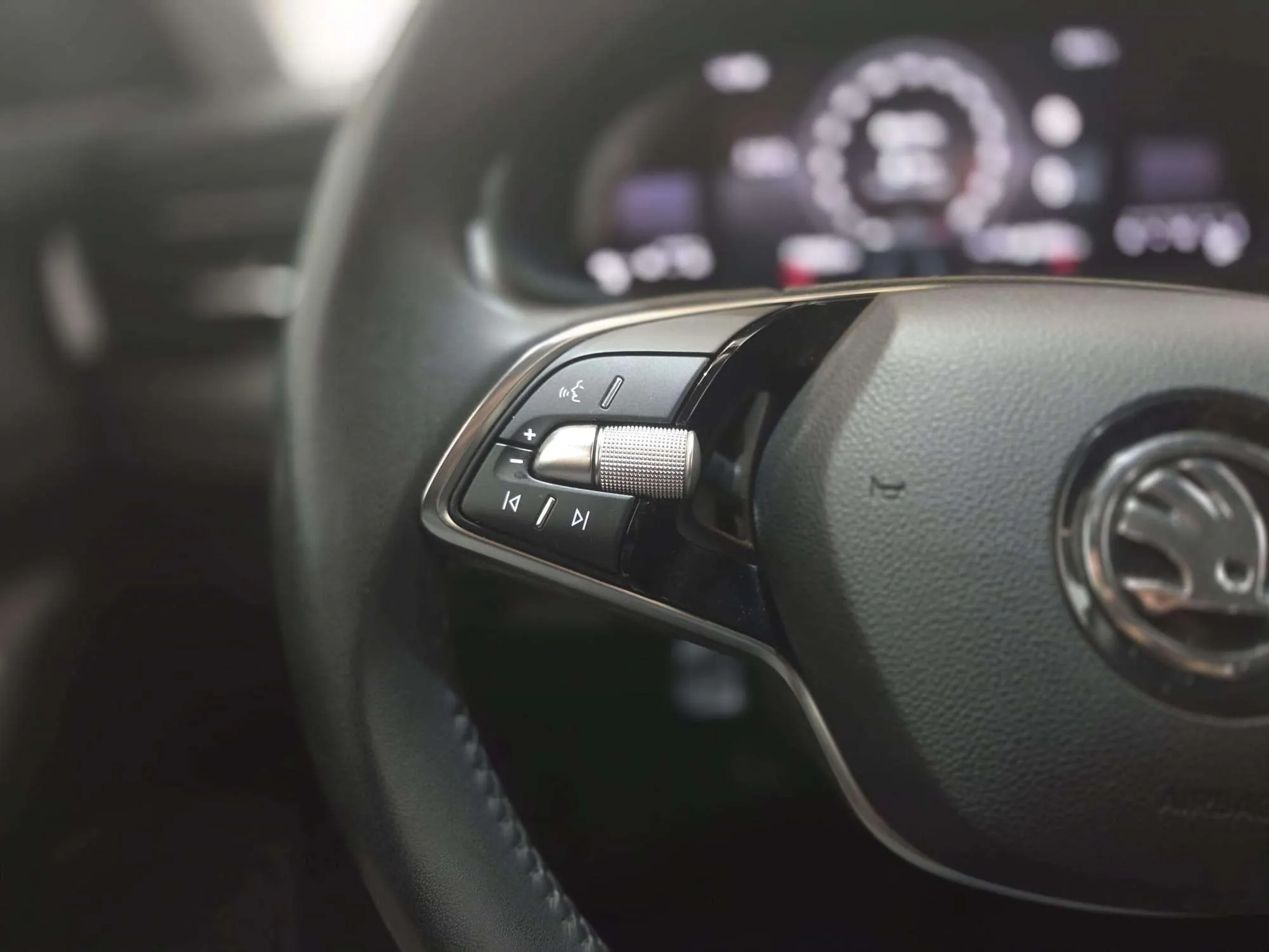 Škoda Scala 1.0 TSI Essence - foto 17
