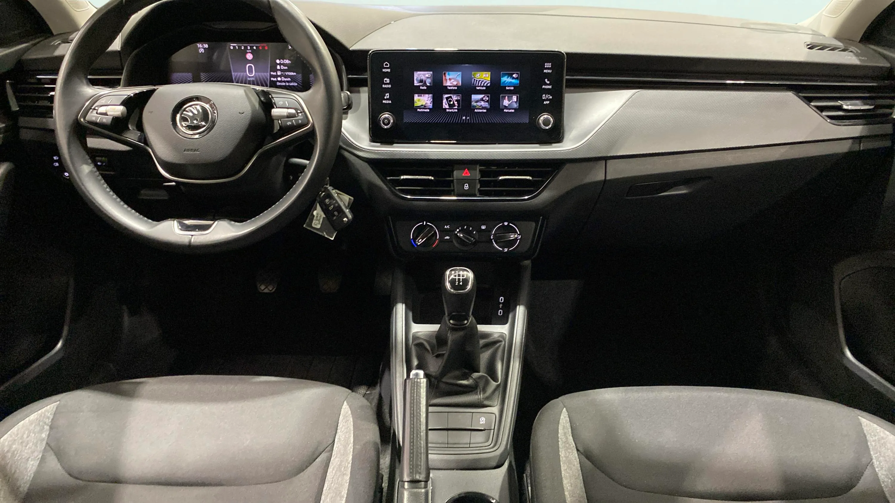 Škoda Scala 1.0 TSI Essence - foto 23