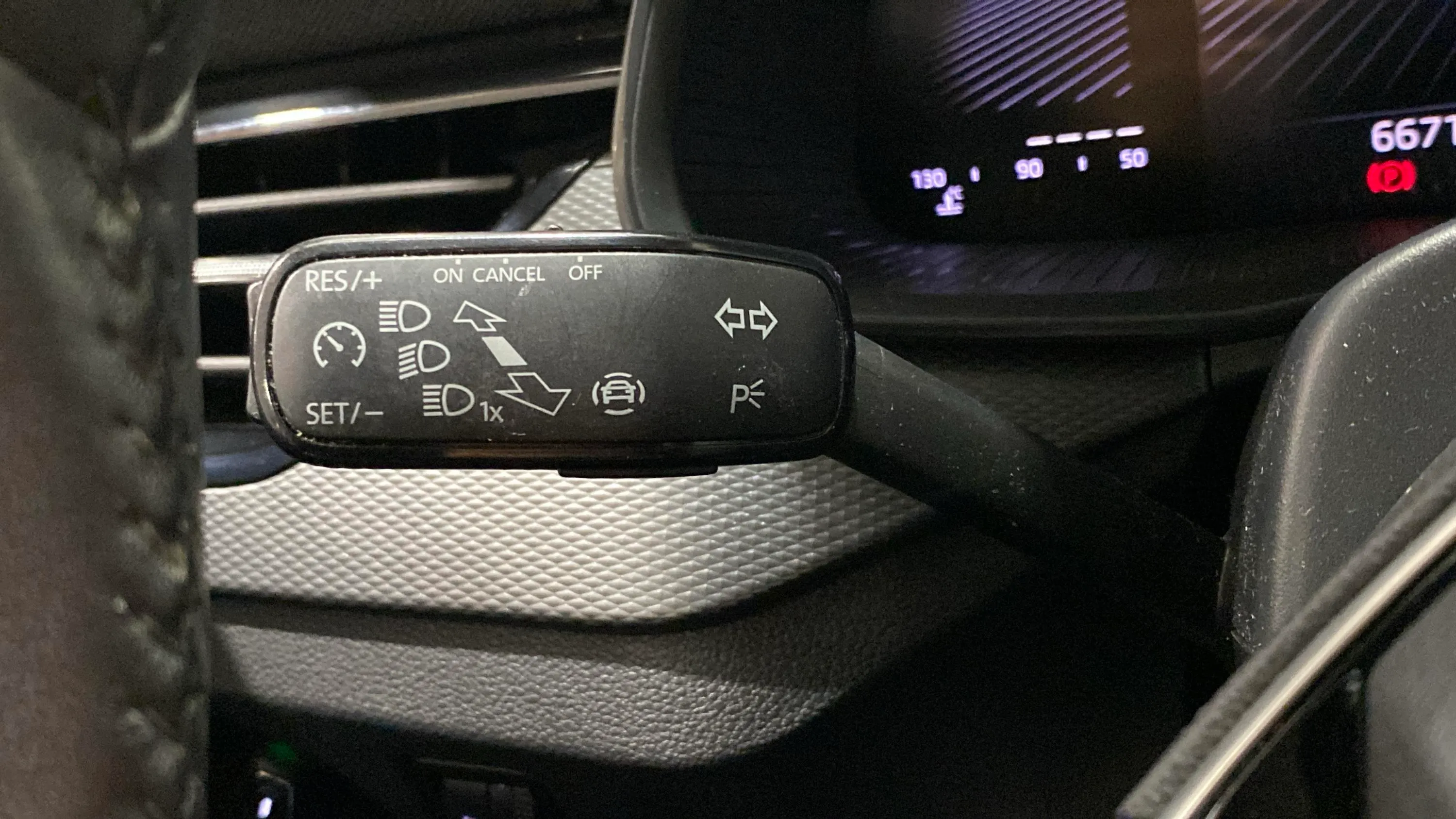 Škoda Scala 1.0 TSI Essence - foto 20