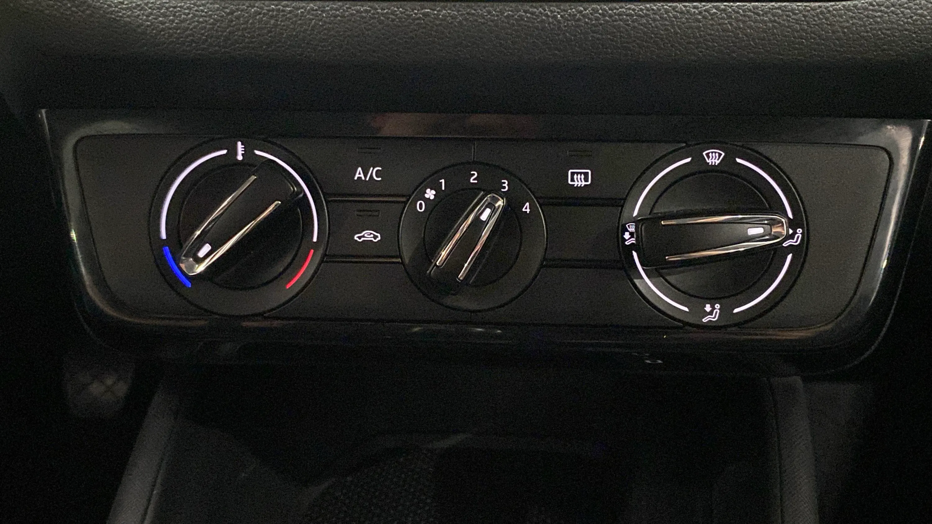 Škoda Scala 1.0 TSI Essence - foto 28