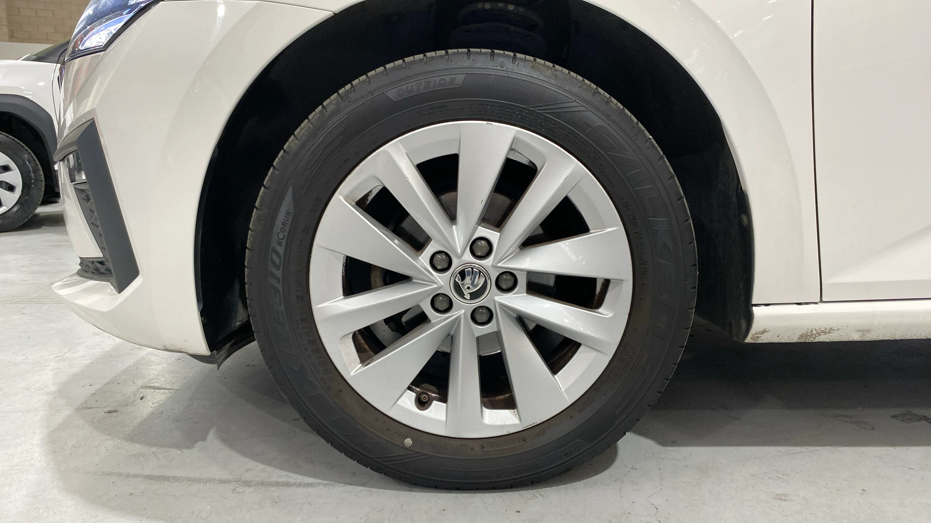 Škoda Scala 1.0 TSI Essence - foto 30