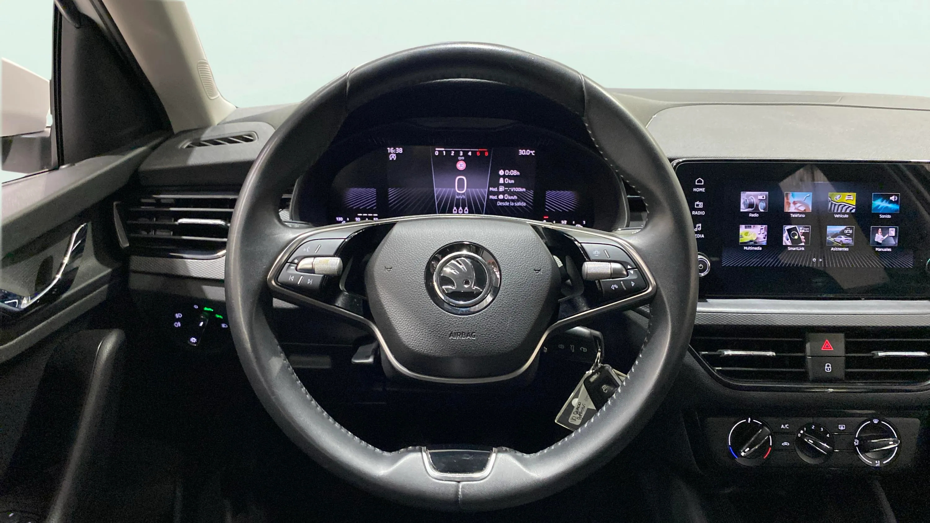 Škoda Scala 1.0 TSI Essence - foto 18