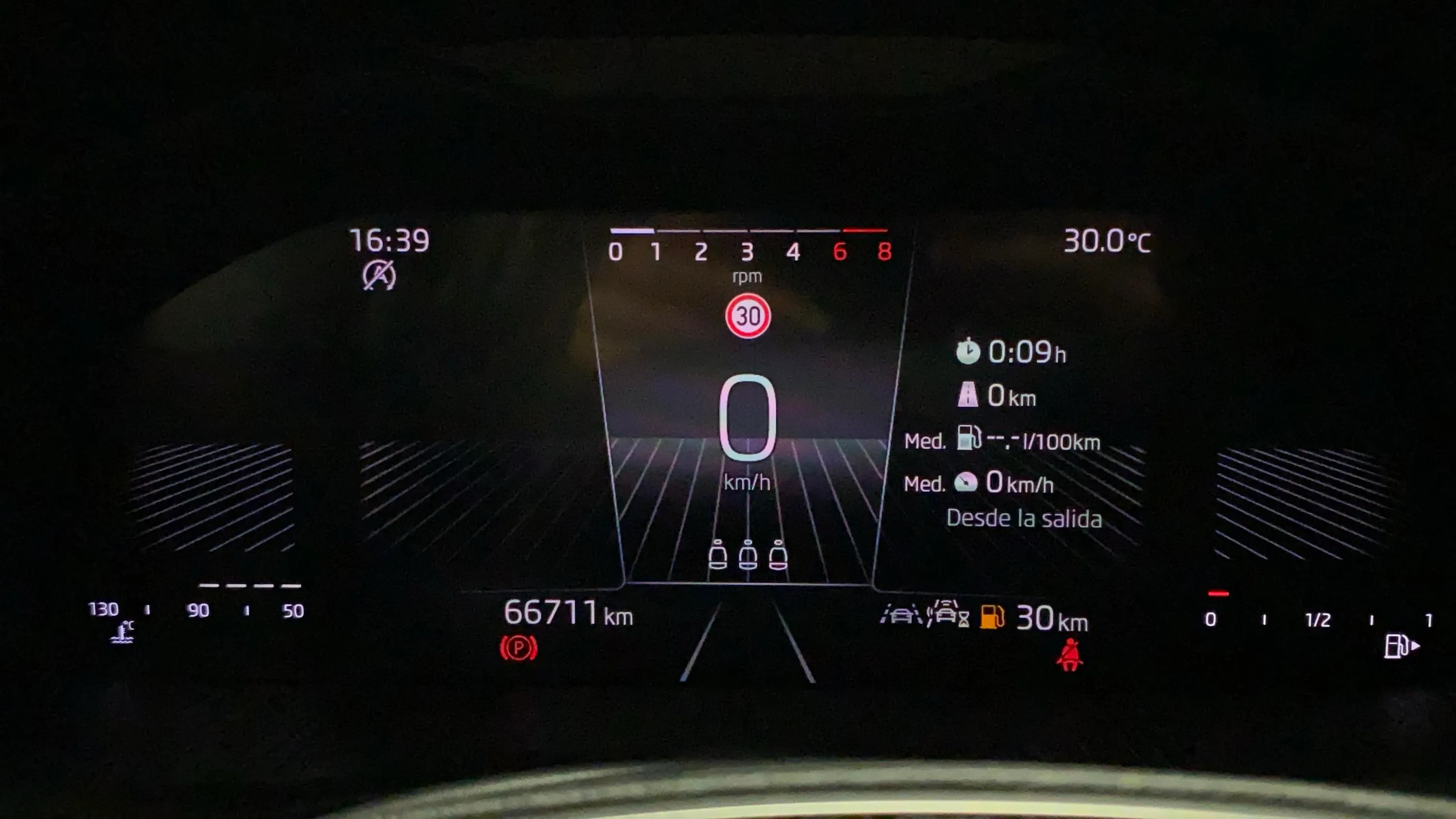 Škoda Scala 1.0 TSI Essence - foto 22