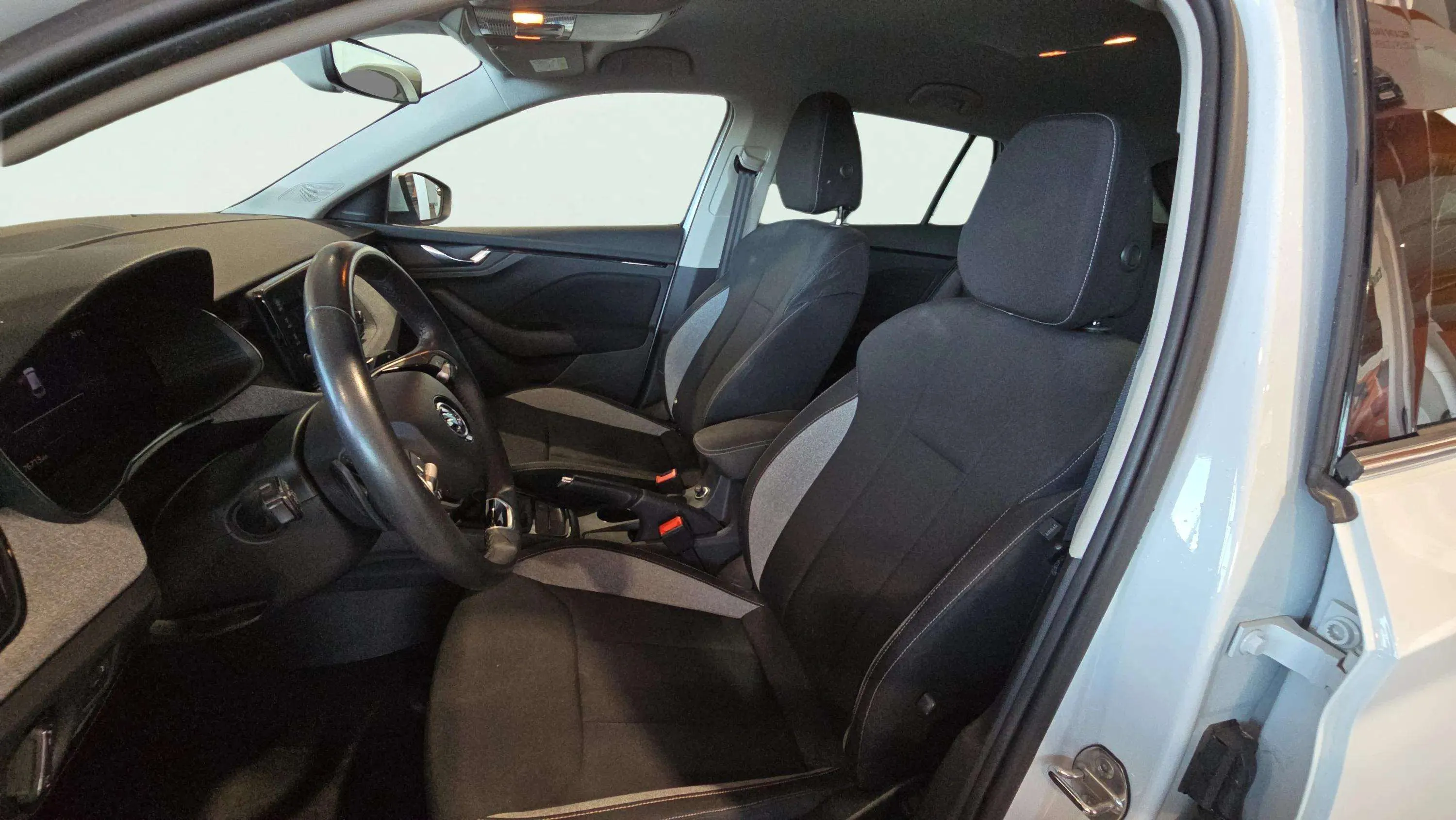 Škoda Scala 1.0 TSI DSG Selection - foto 25