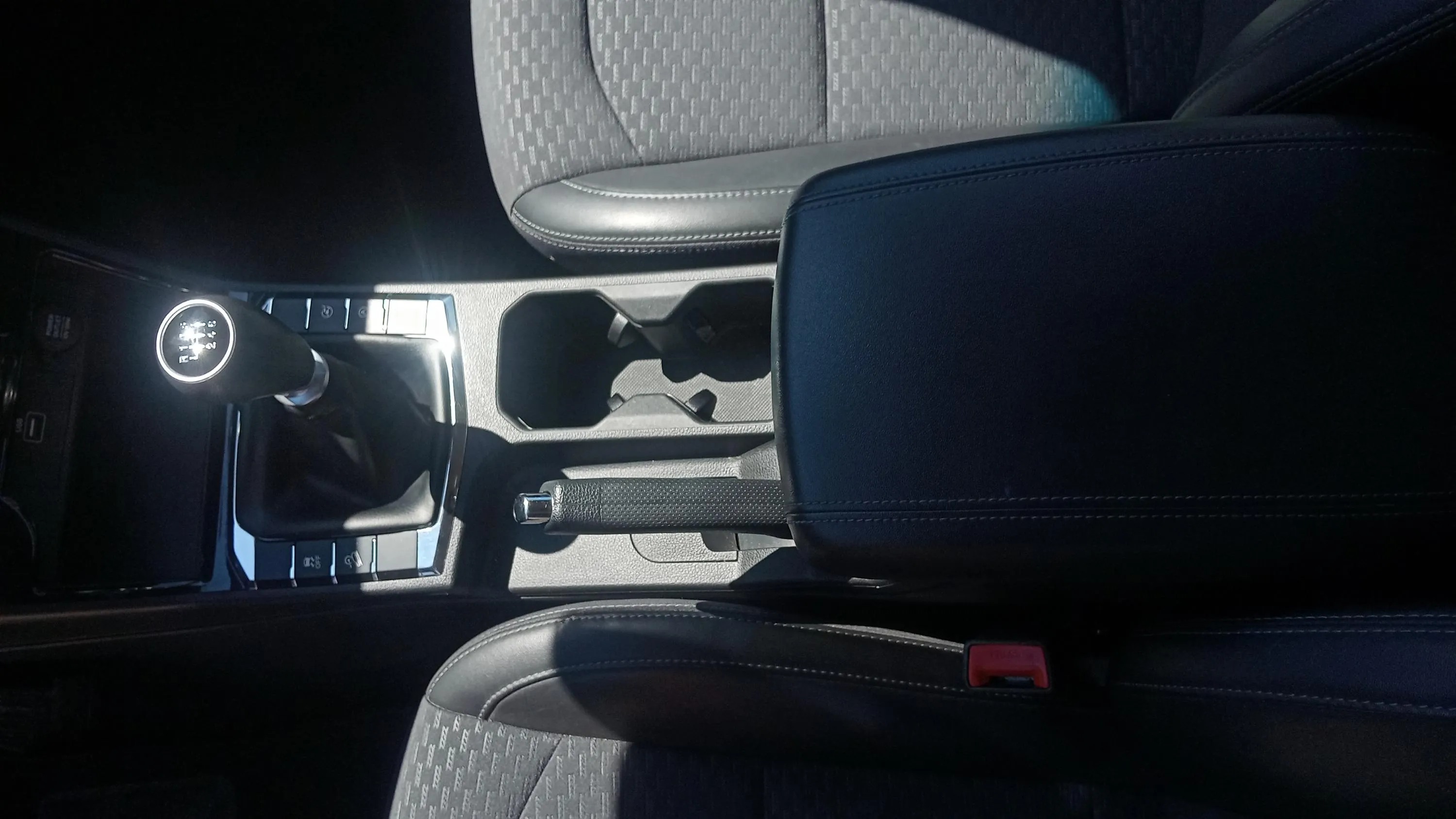 SsangYong Korando G15T LP Urban Plus - foto 25
