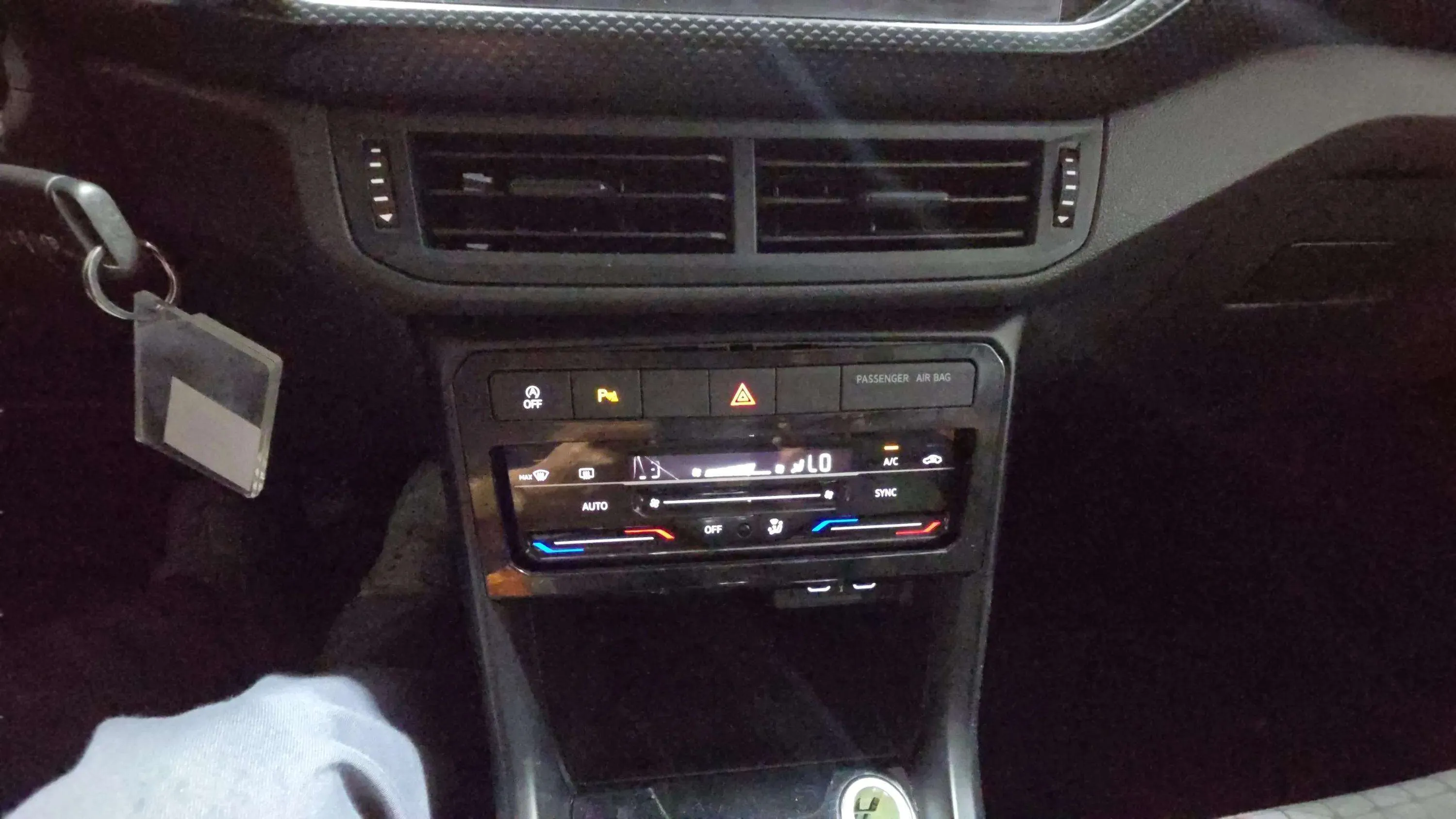 Volkswagen T-Cross Advance 1.0 TSI - foto 26