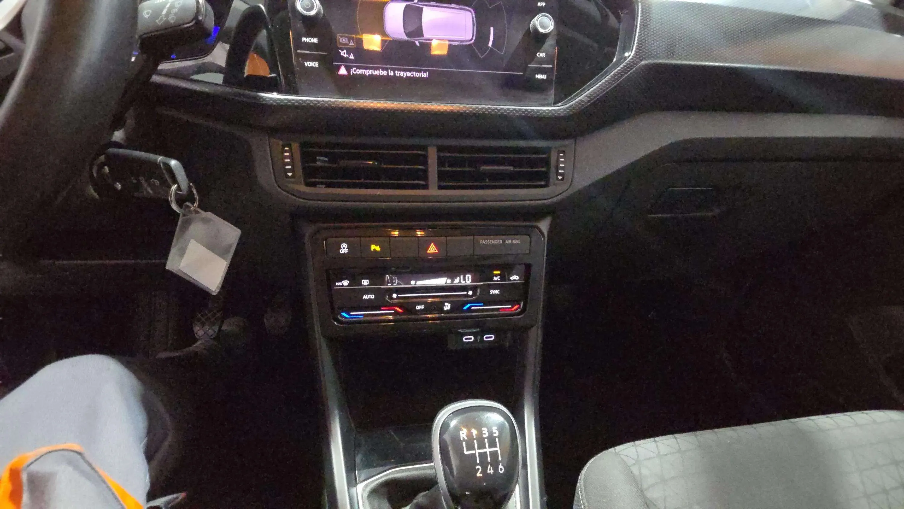 Volkswagen T-Cross Advance 1.0 TSI - foto 12