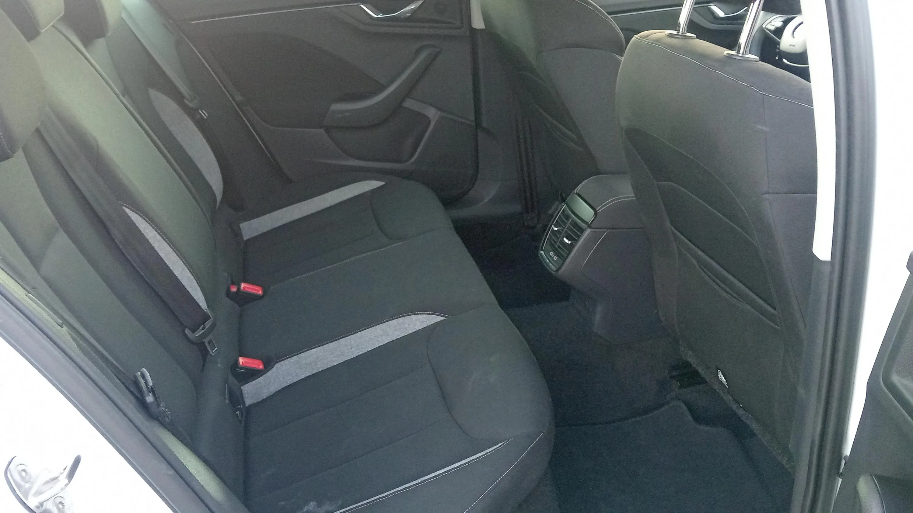 Škoda Scala 1.0 TSI Selection - foto 18