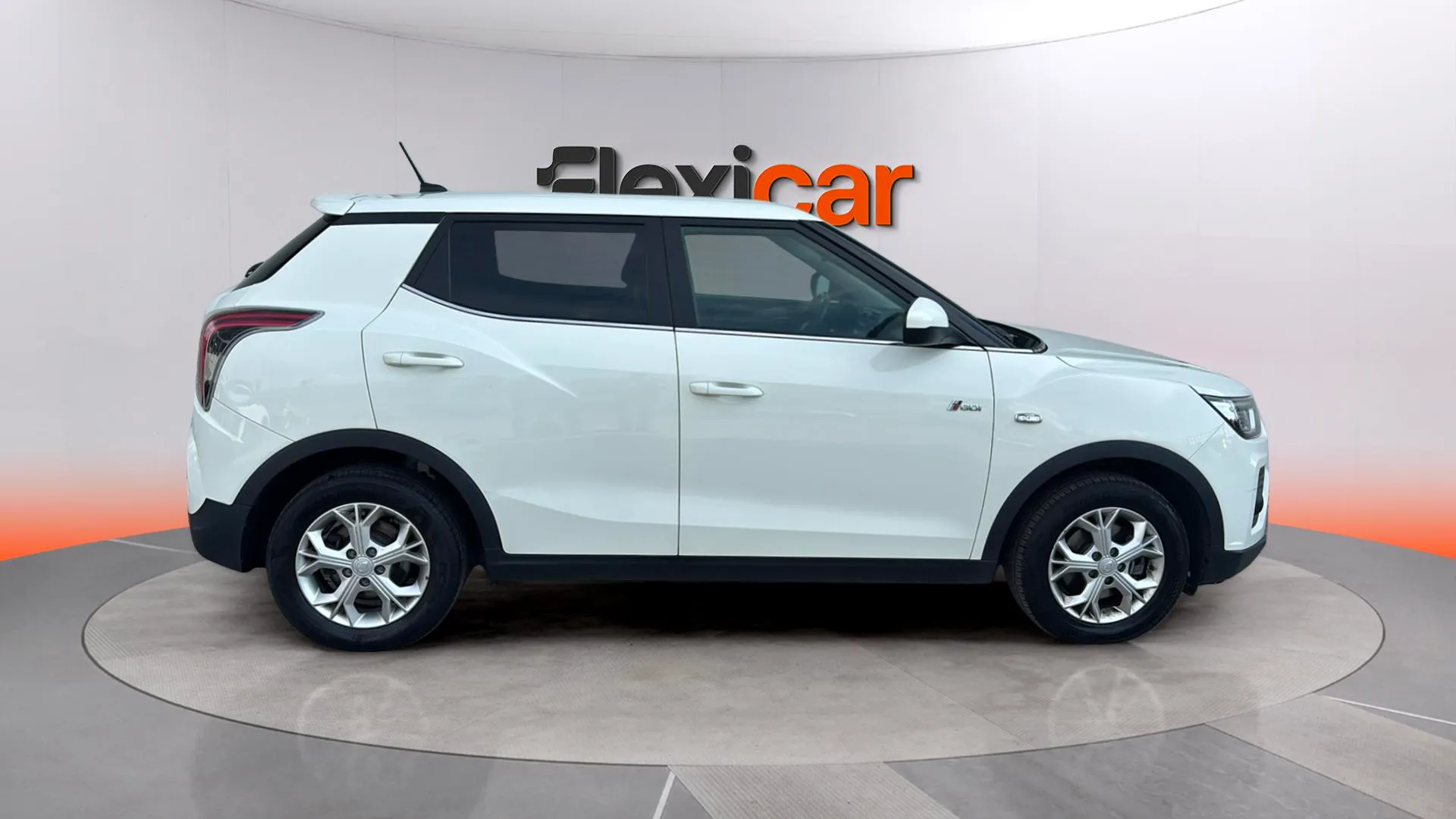 SsangYong Tivoli G12T Urban Plus - foto 8