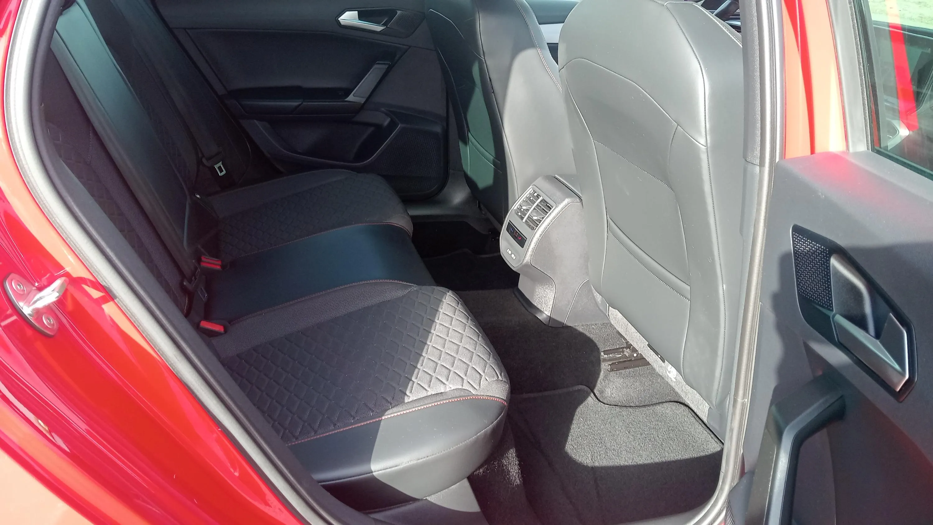 SEAT León 1.4 e-Hybrid DSG-6 FR Go XL - foto 18