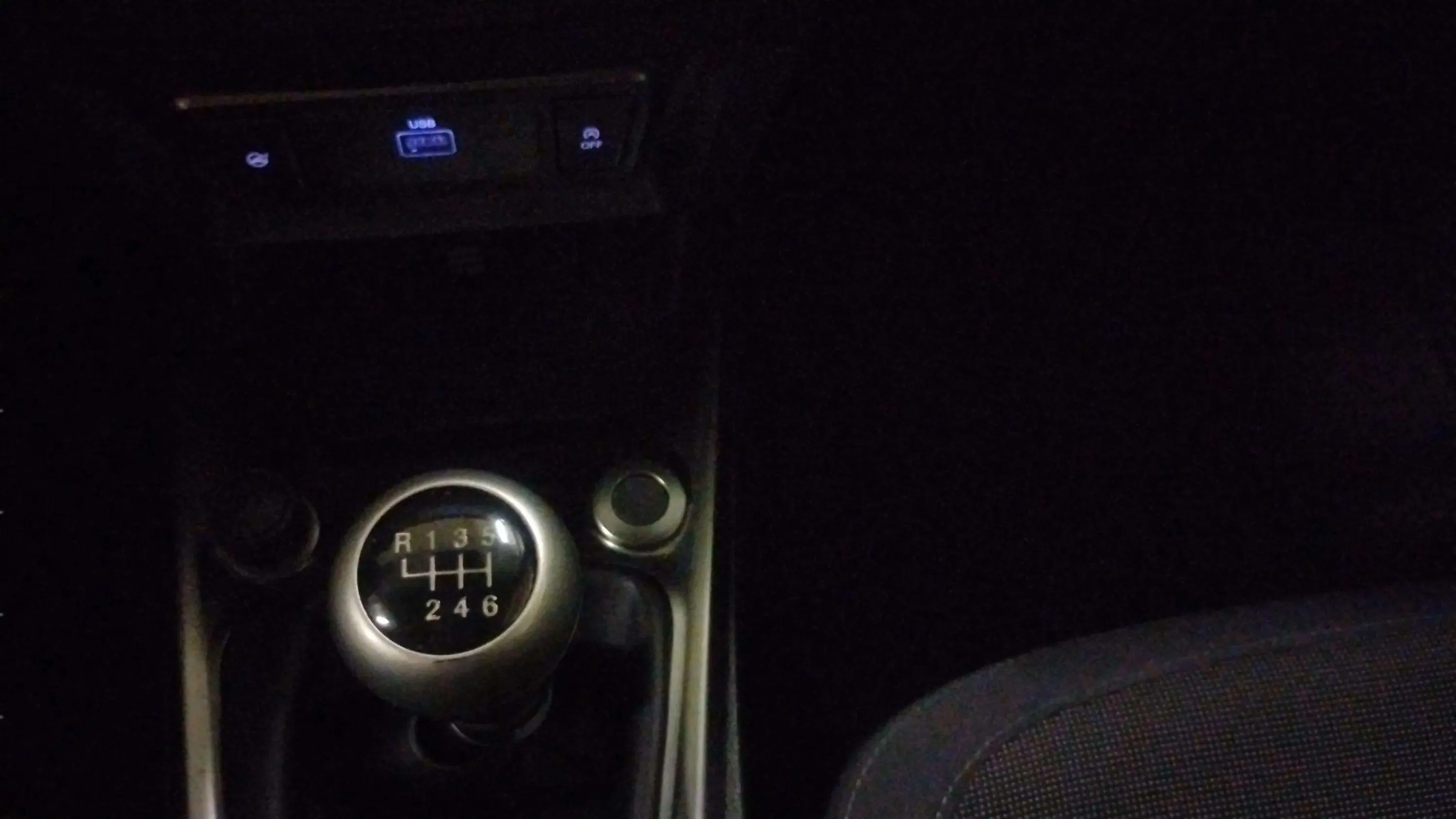SsangYong Tivoli G15T Limited - foto 26