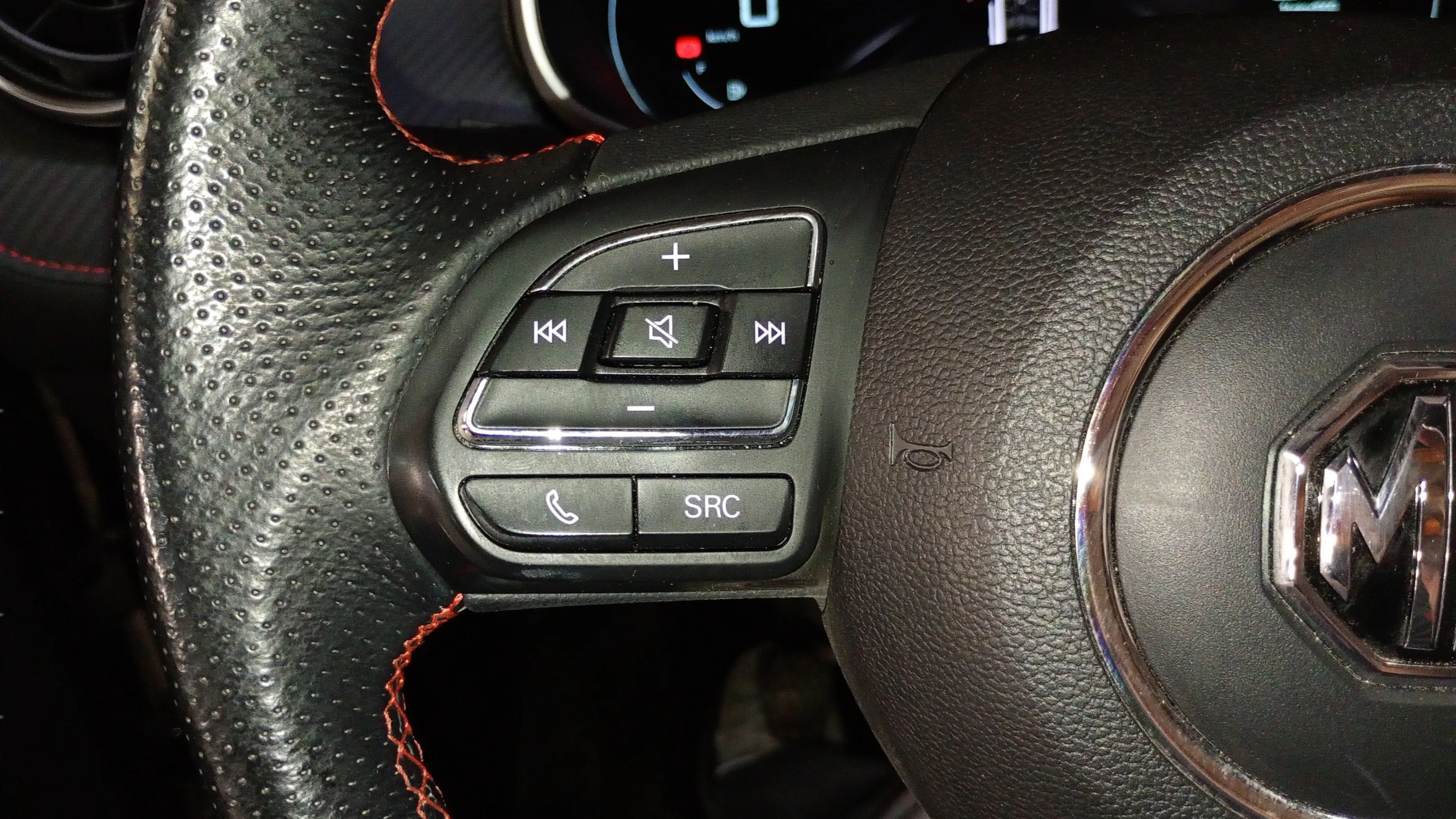MG ZS 1.5 Luxury - foto 12