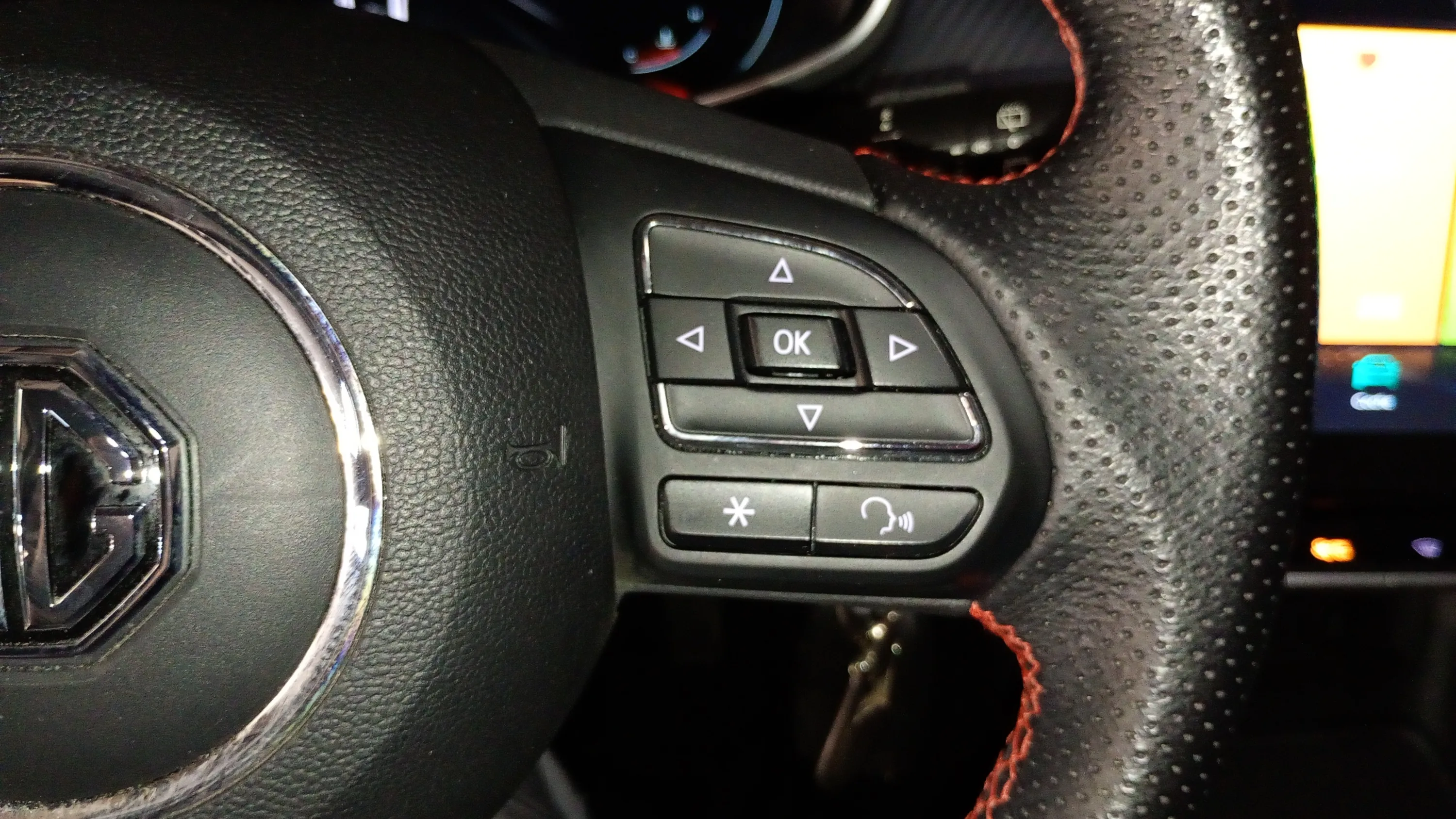 MG ZS 1.5 Luxury - foto 13