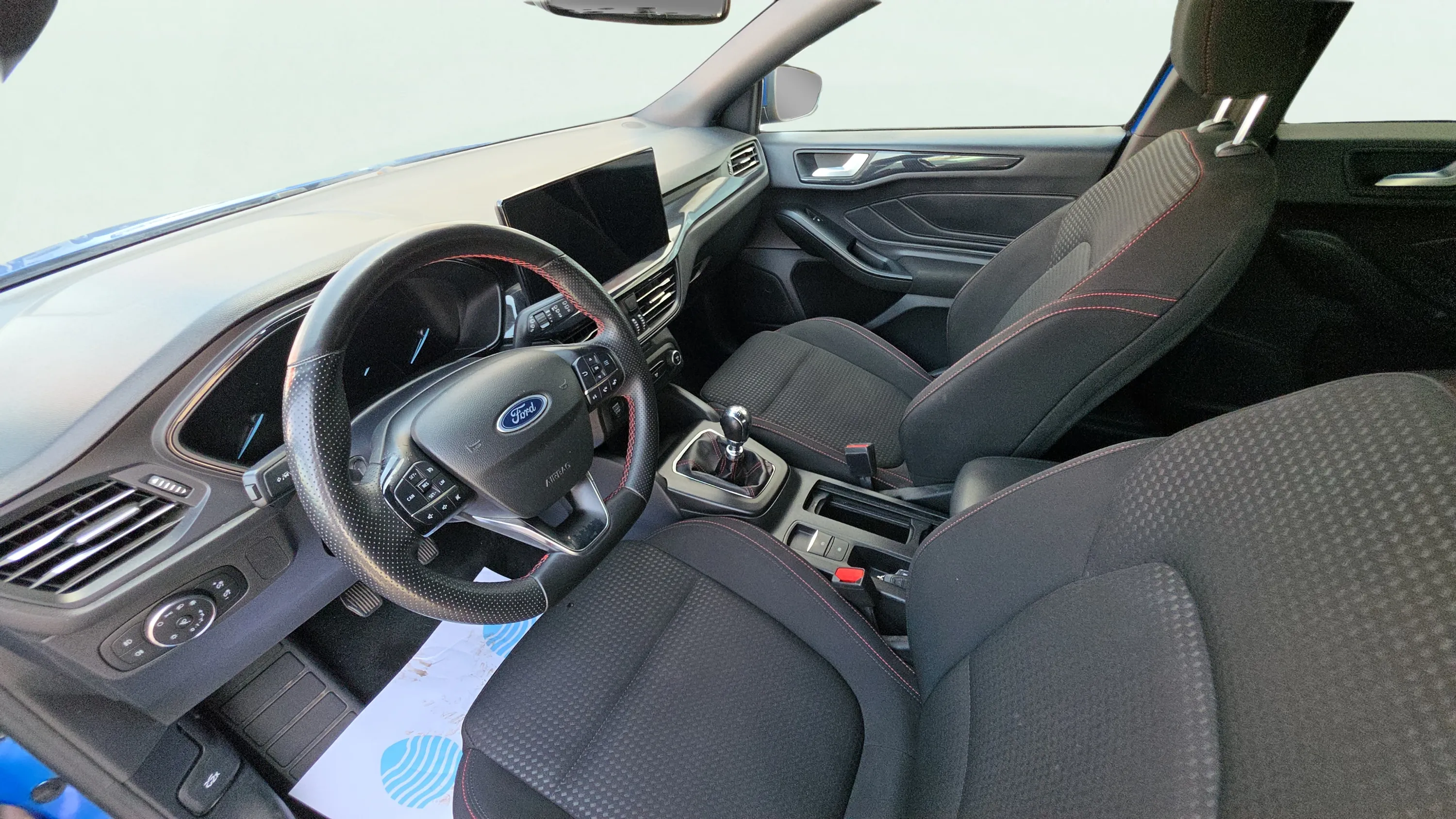 Ford Focus 1.0 EcoBoost MHEV ST-Line - foto 9