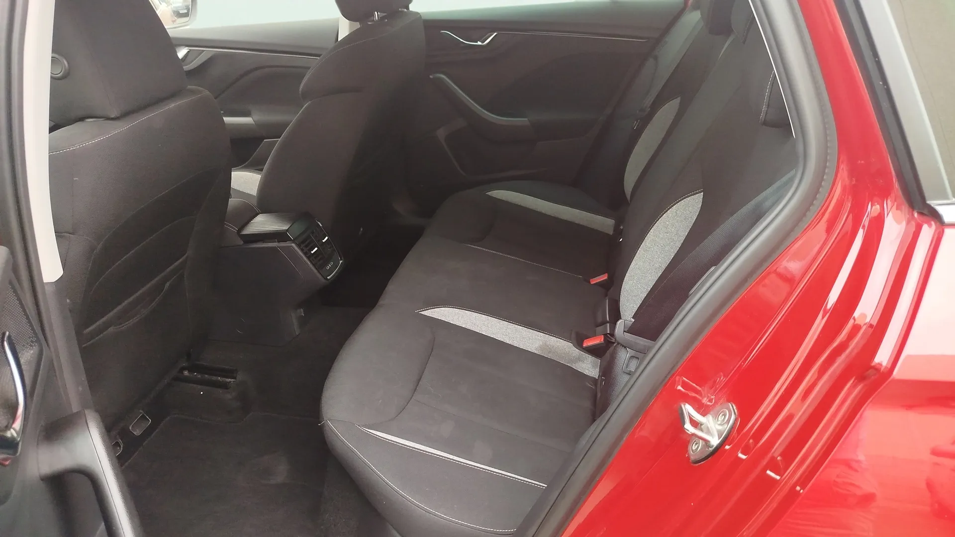 Škoda Scala 1.0 TSI Selection - foto 10