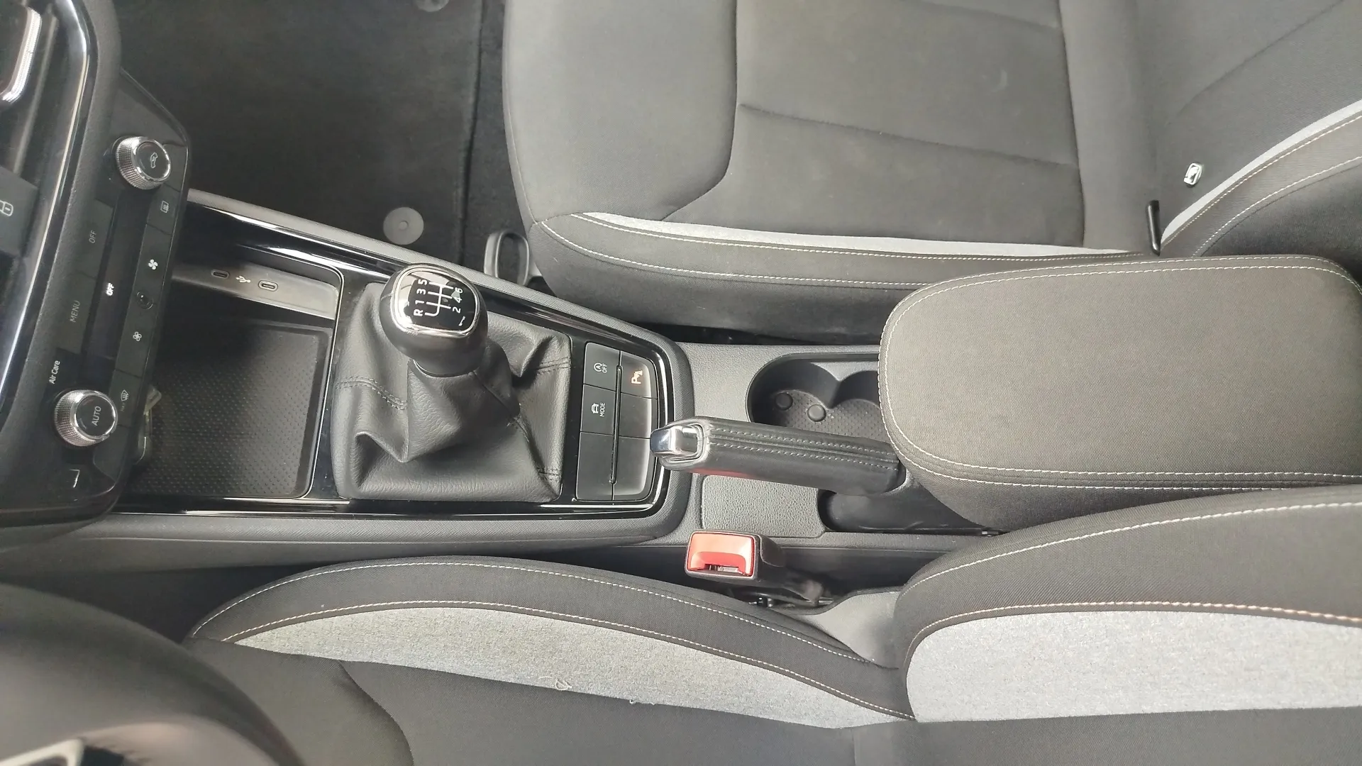 Škoda Scala 1.0 TSI Selection - foto 25