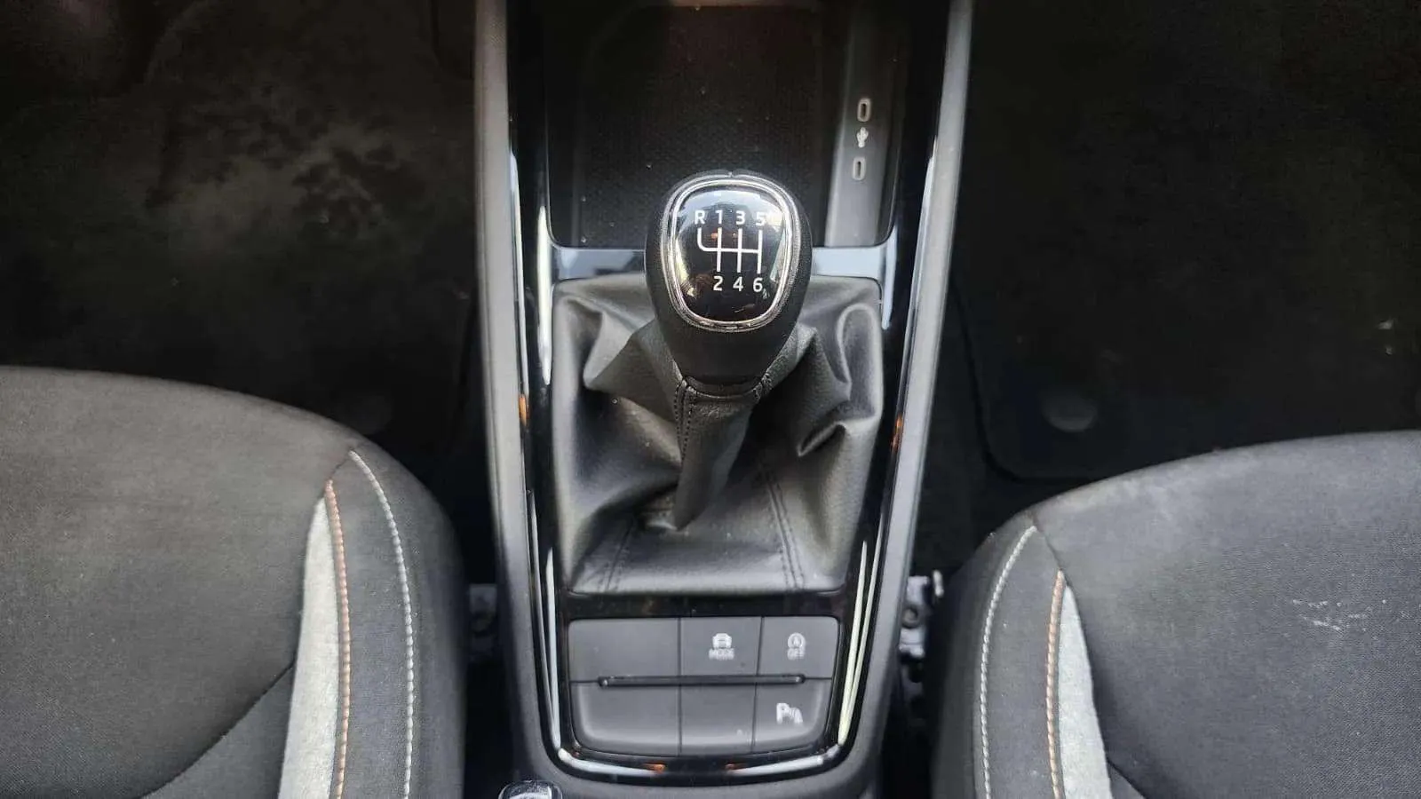 Škoda Scala 1.0 TSI Selection - foto 22