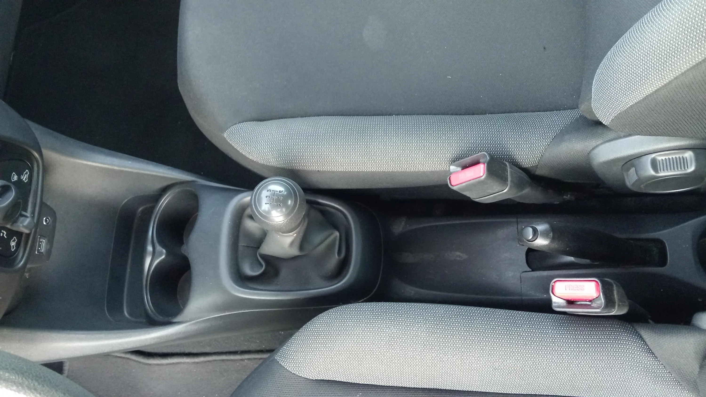 Toyota Aygo 1.0 70 x-play - foto 22