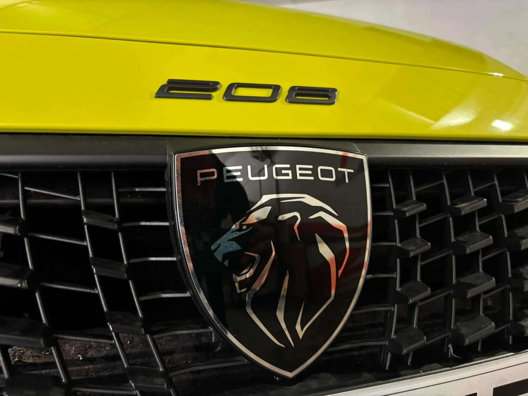 Peugeot 208 Style Hybrid 100 eDCS6 - foto 19