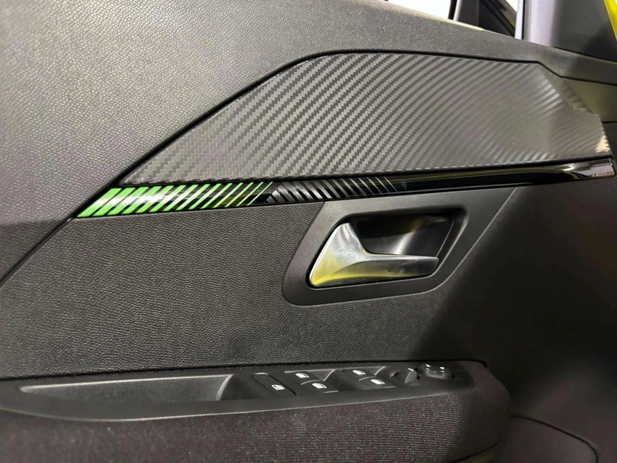 Peugeot 208 Style Hybrid 100 eDCS6 - foto 20
